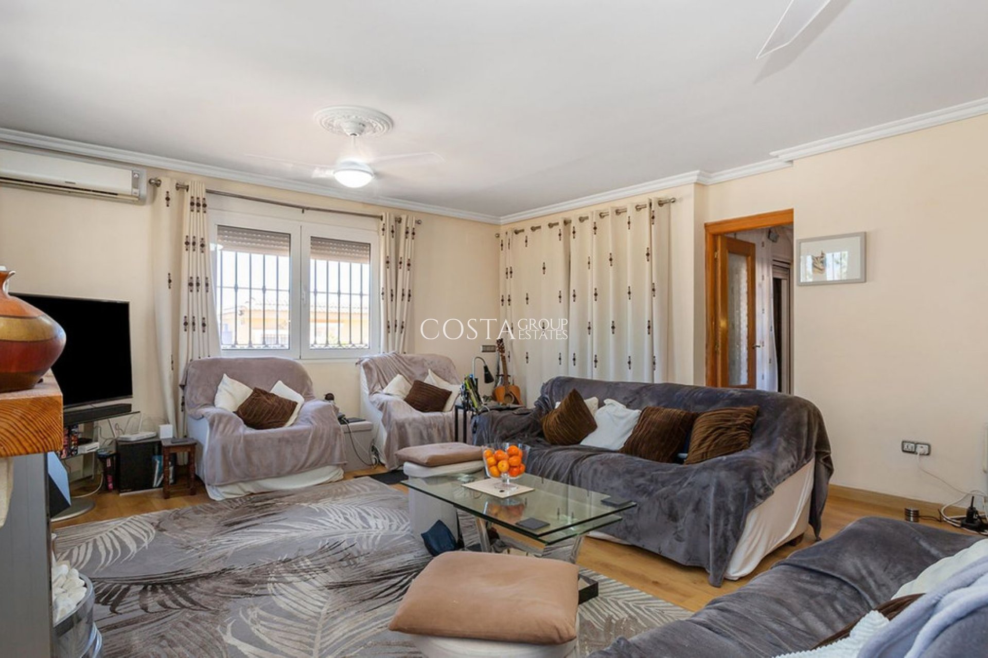 Resale - Villa -
Orihuela Costa - Los Balcones