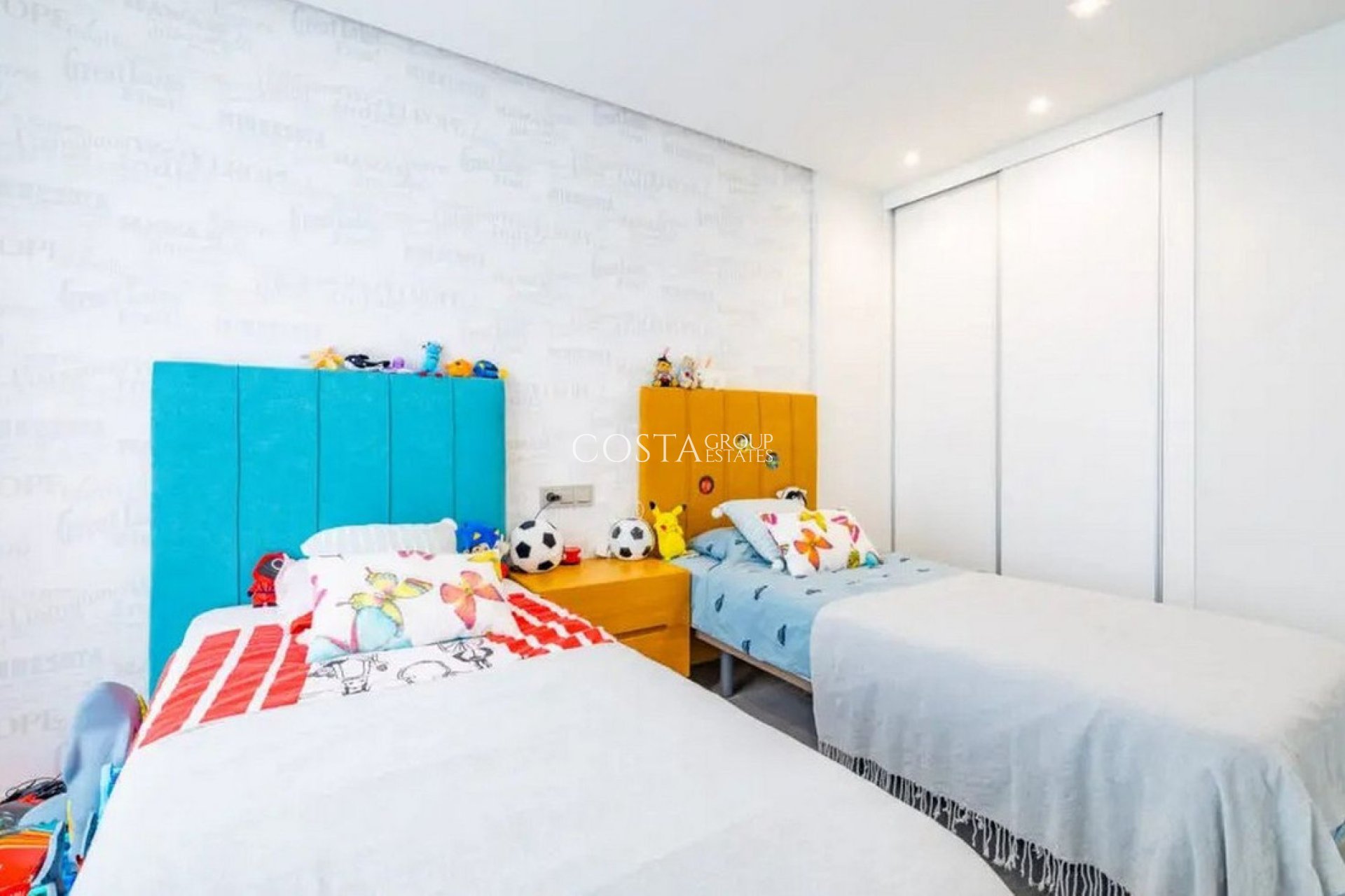 Resale - Villa -
Orihuela Costa - Los Balcones