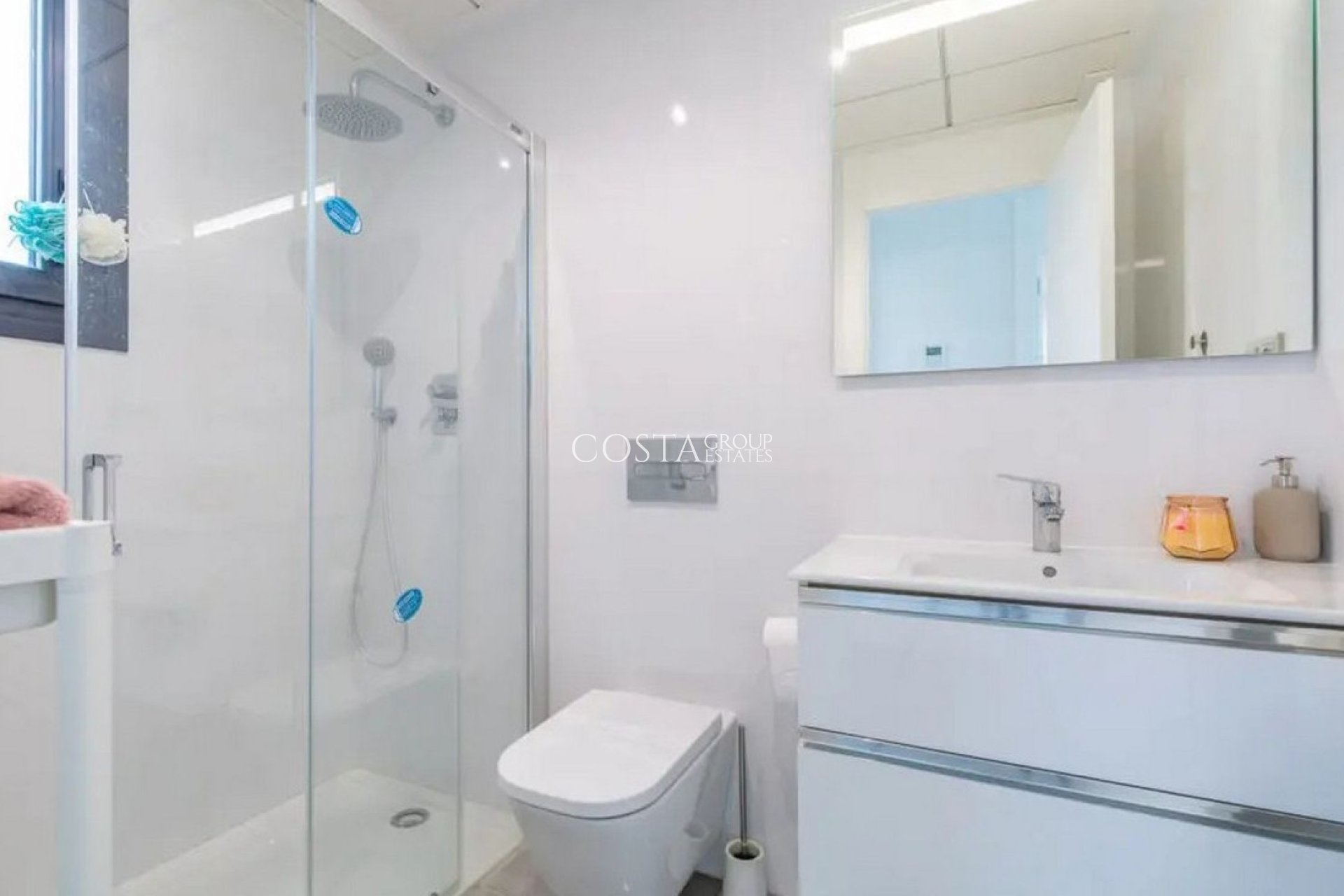 Resale - Villa -
Orihuela Costa - Los Balcones