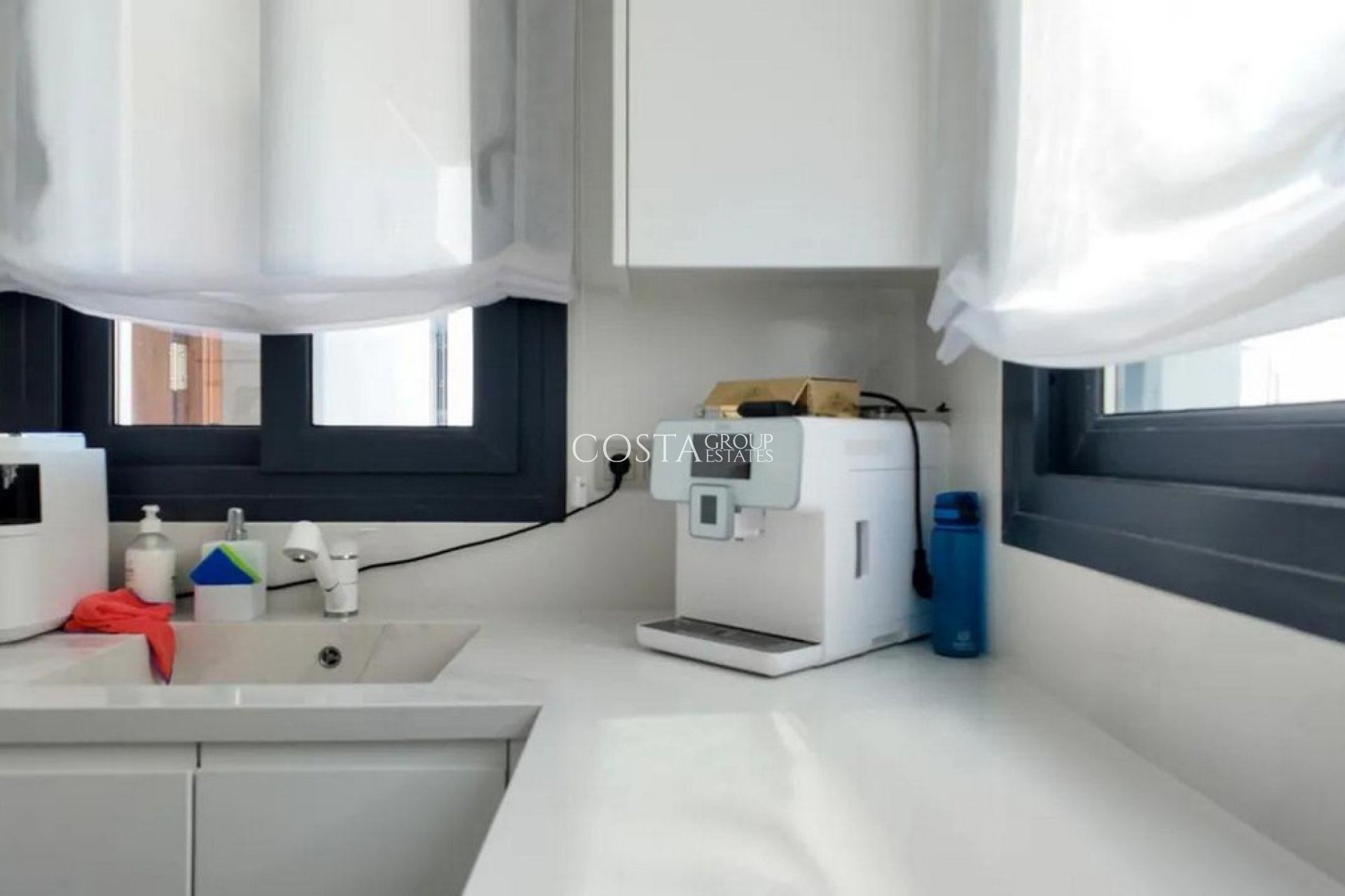 Resale - Villa -
Orihuela Costa - Los Balcones