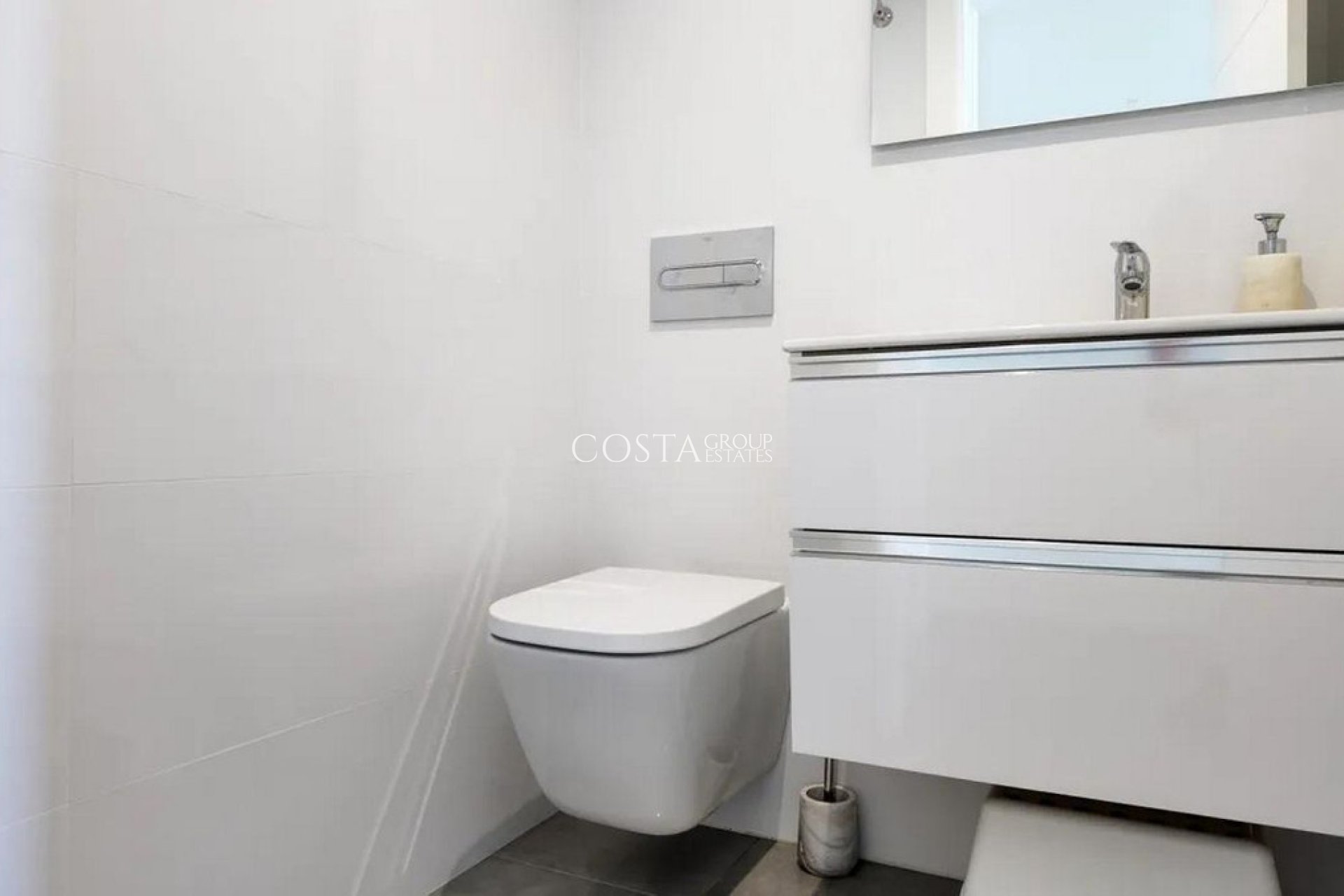 Resale - Villa -
Orihuela Costa - Los Balcones