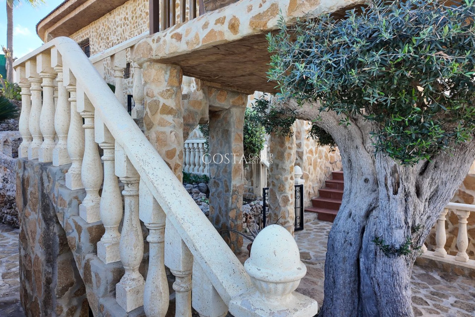 Resale - Villa -
Orihuela Costa - Los Balcones