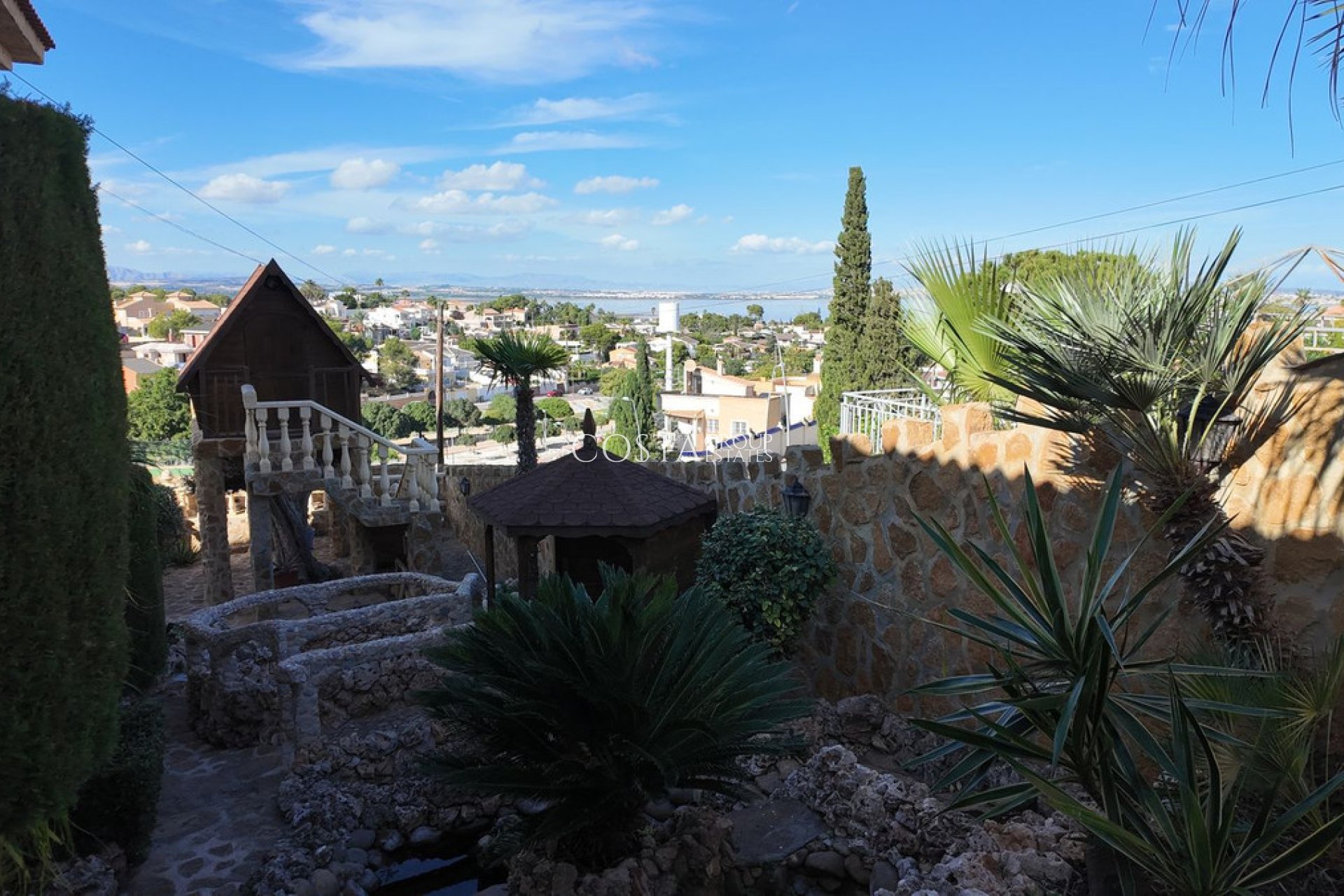 Resale - Villa -
Orihuela Costa - Los Balcones