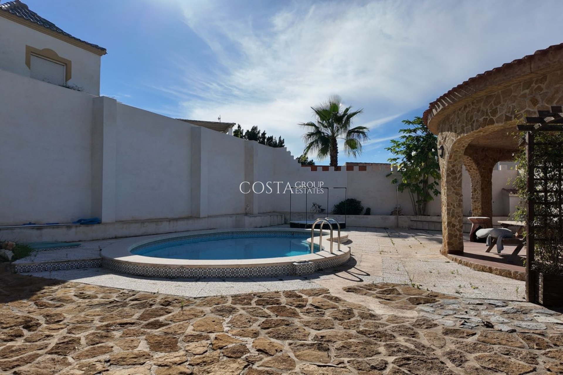 Resale - Villa -
Orihuela Costa - Los Balcones