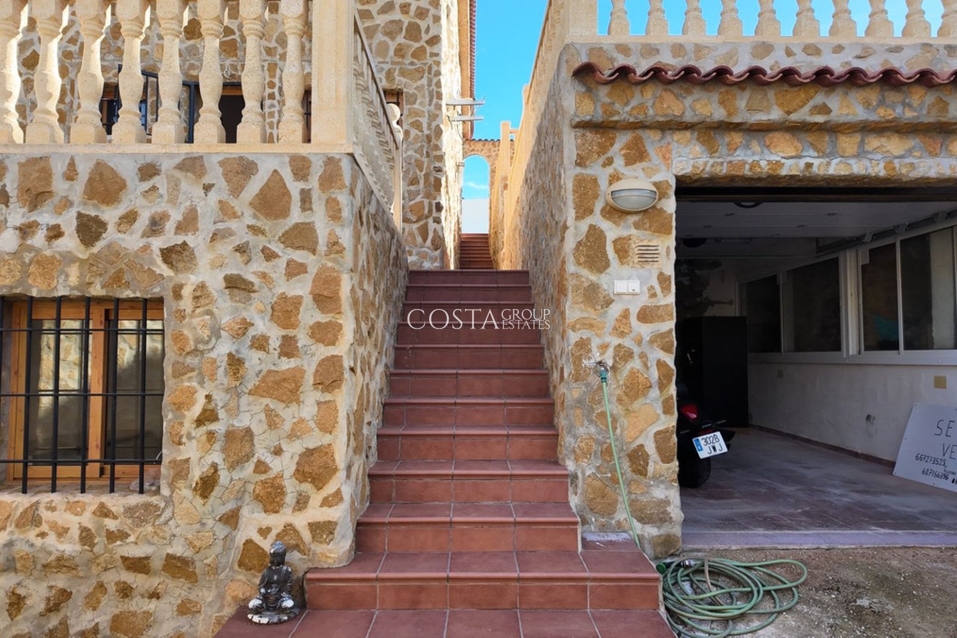 Resale - Villa -
Orihuela Costa - Los Balcones