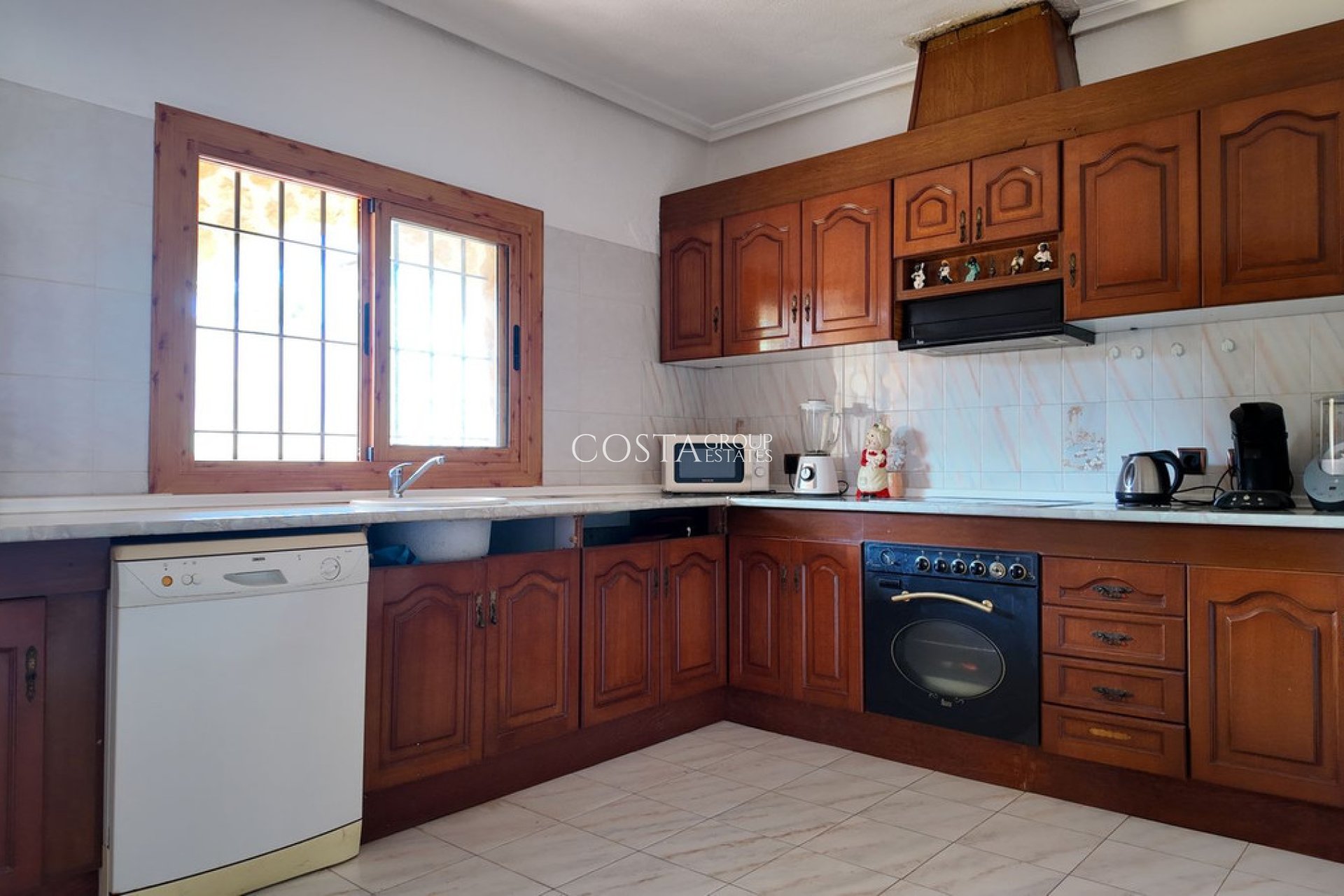 Resale - Villa -
Orihuela Costa - Los Balcones