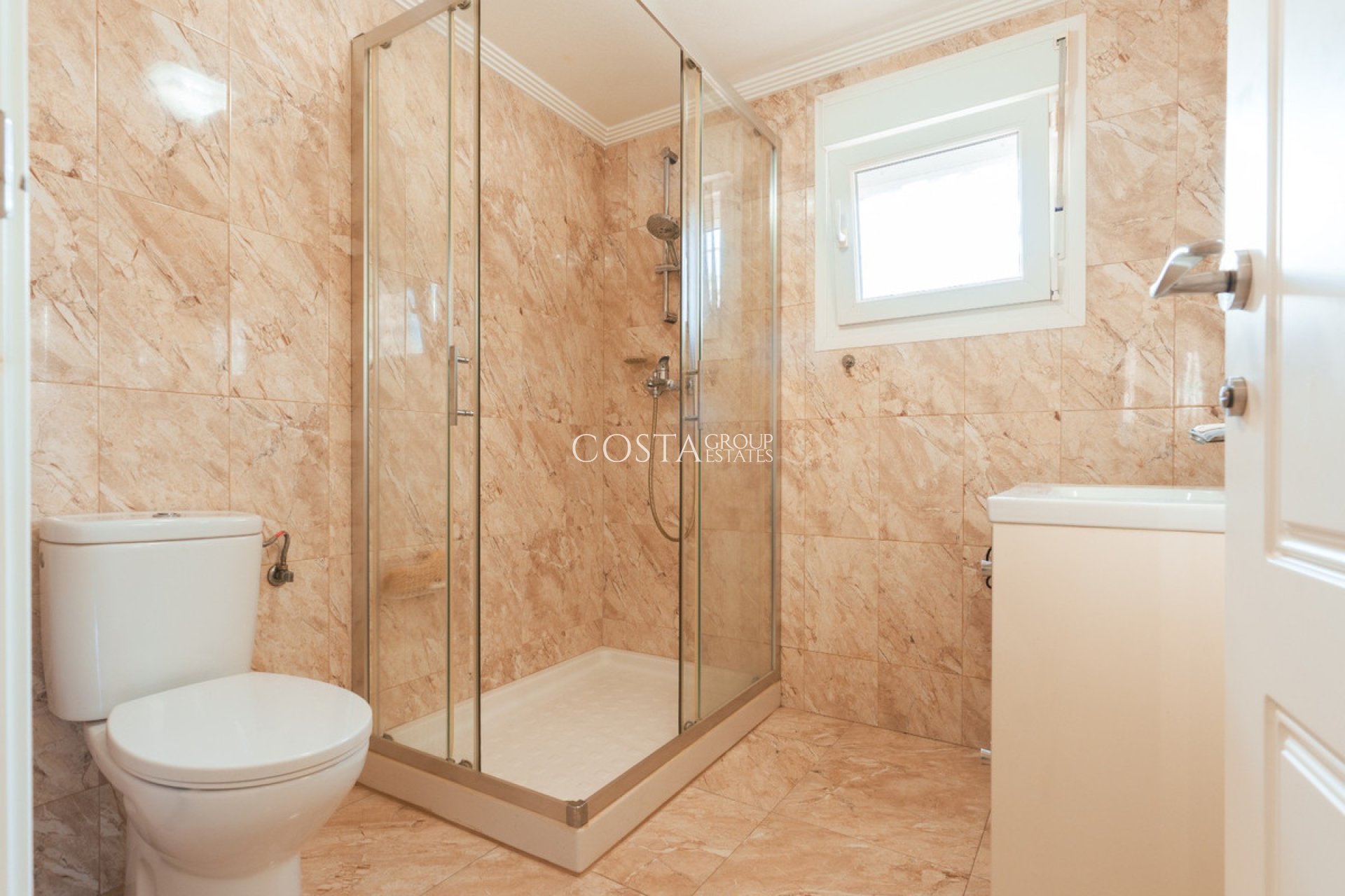 Resale - Villa -
Orihuela Costa - Los Balcones