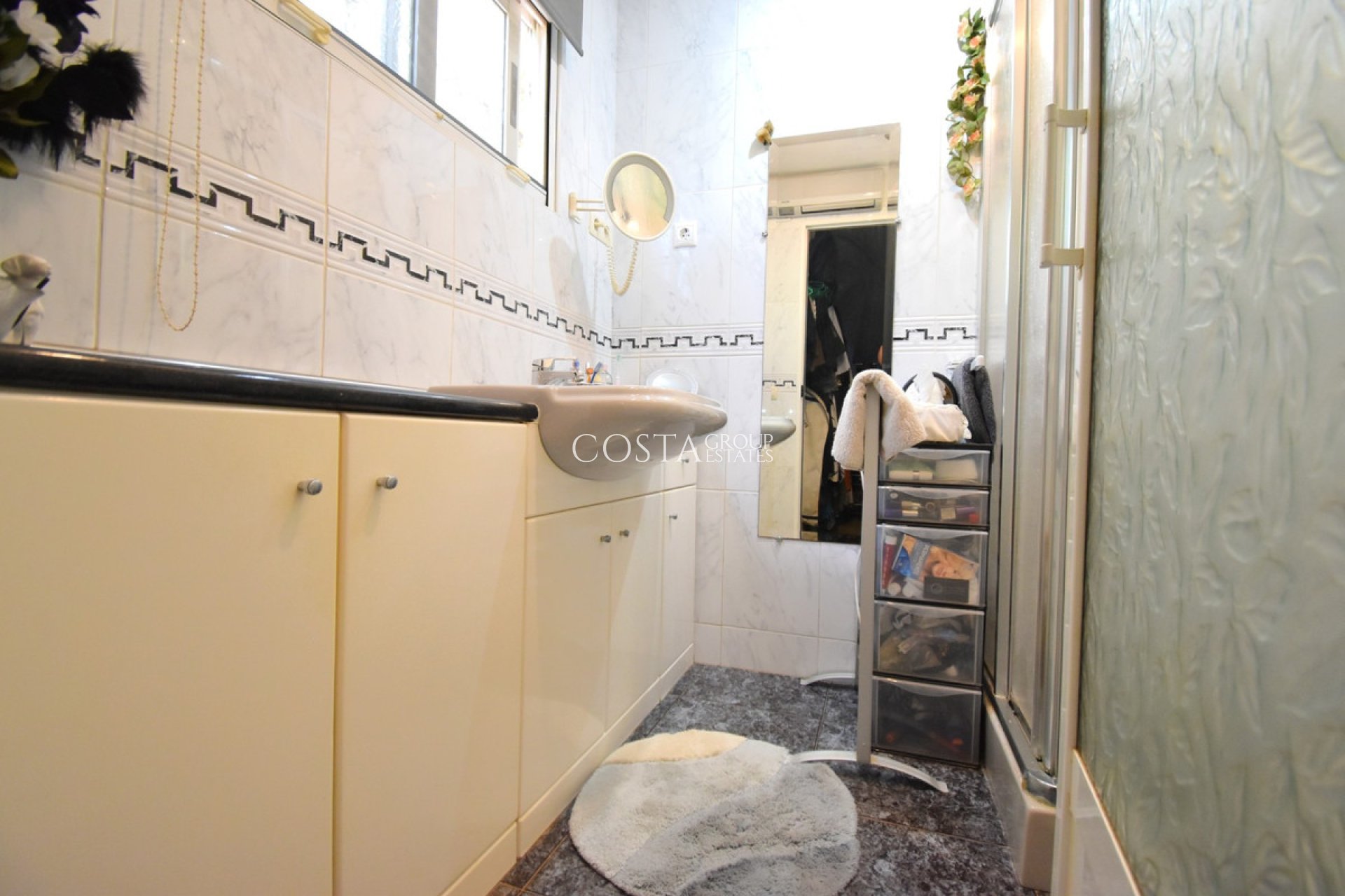 Resale - Villa -
Orihuela Costa - Los Balcones