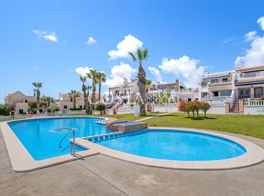 Resale - Villa -
Orihuela Costa - Los Dolses