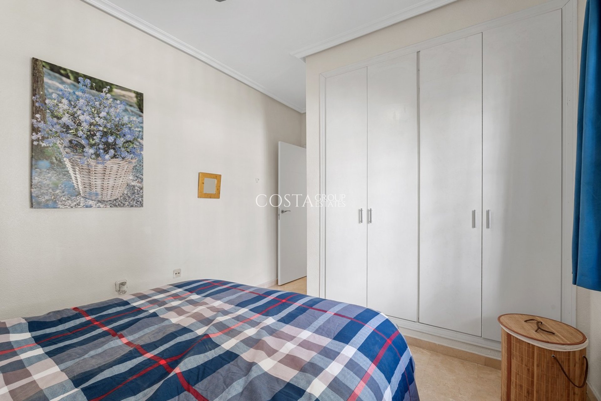 Resale - Villa -
Orihuela Costa - Los Dolses