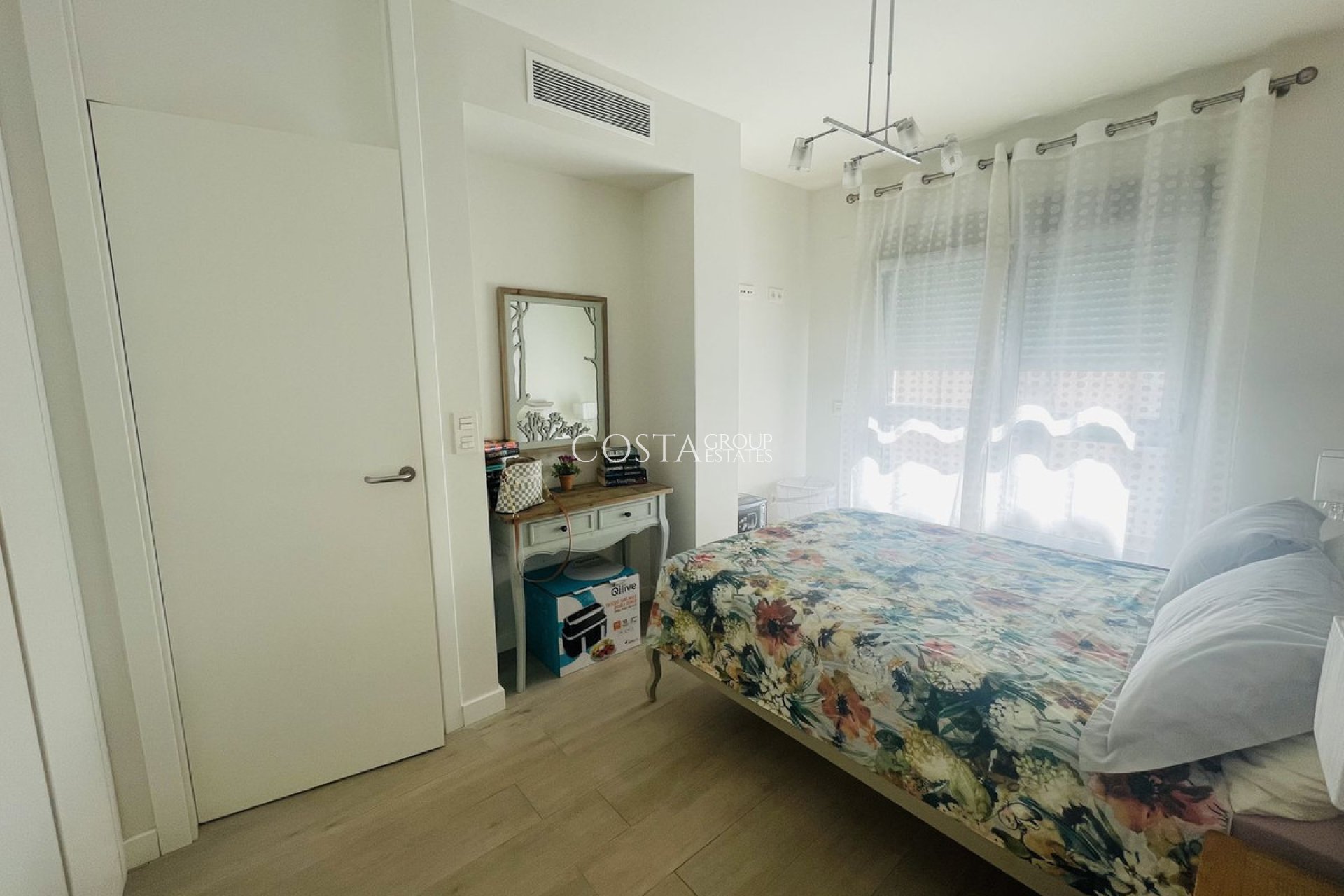 Resale - Villa -
Orihuela Costa - Los Dolses