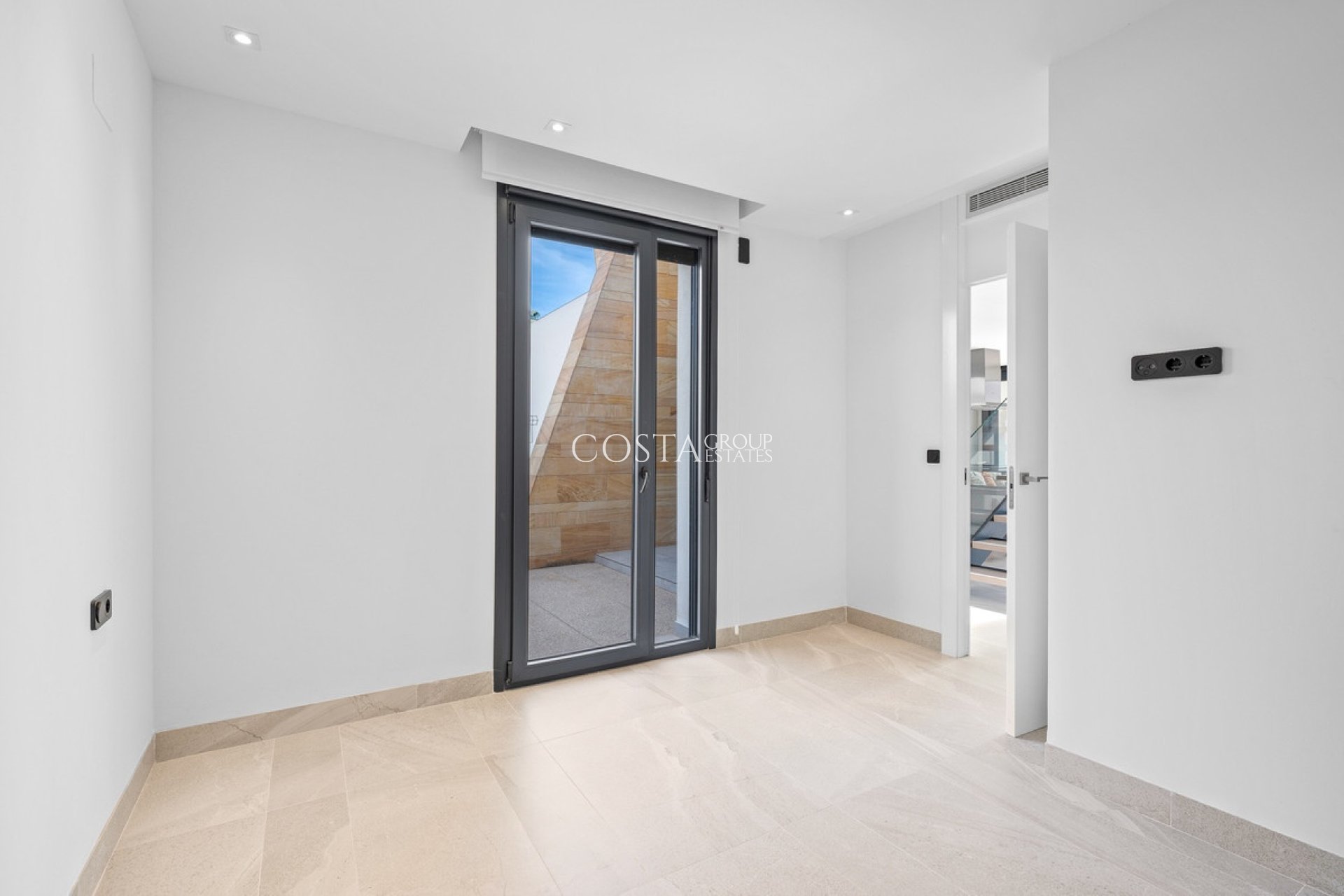 Resale - Villa -
Orihuela Costa - Los Dolses