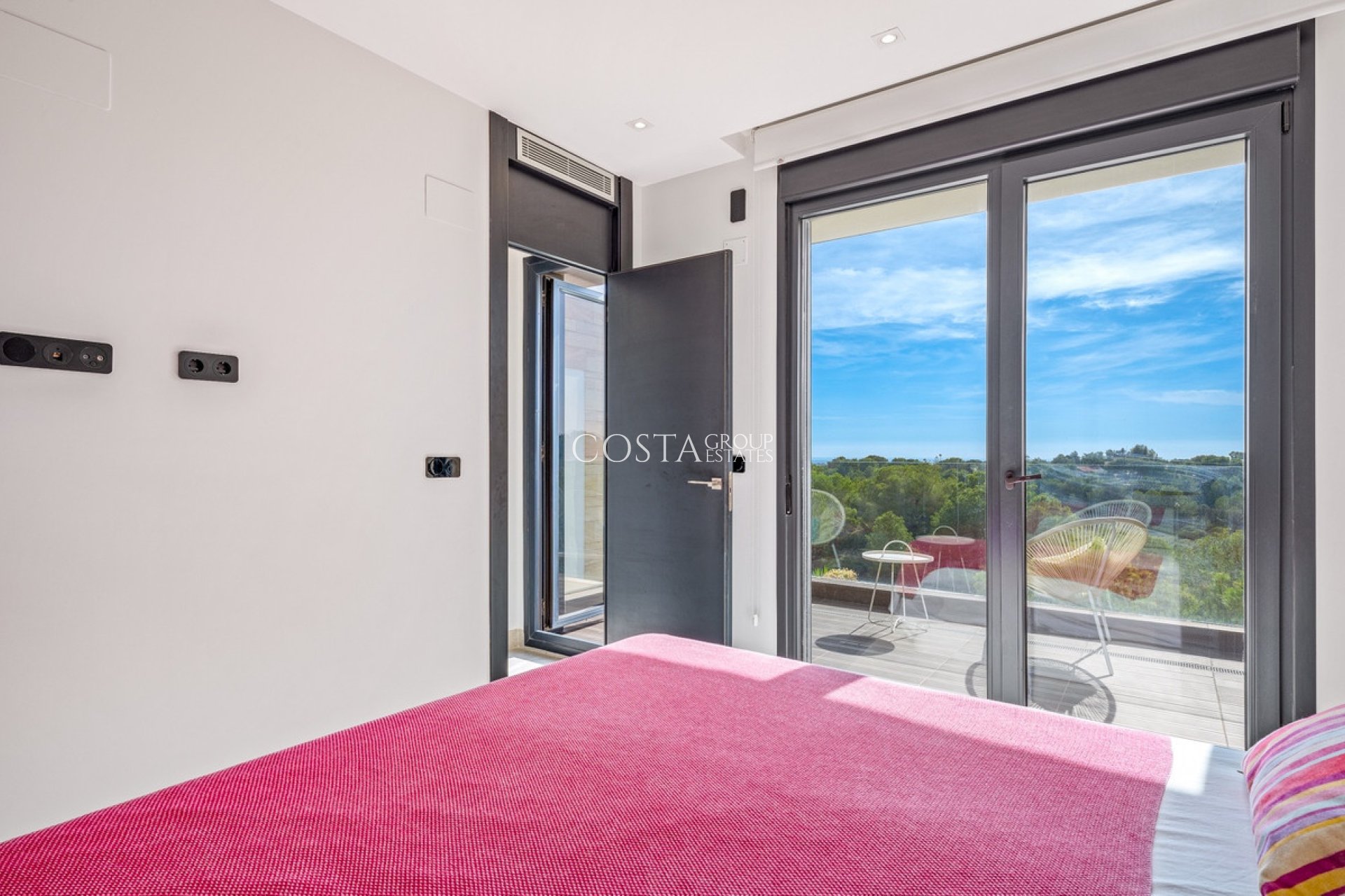 Resale - Villa -
Orihuela Costa - Los Dolses