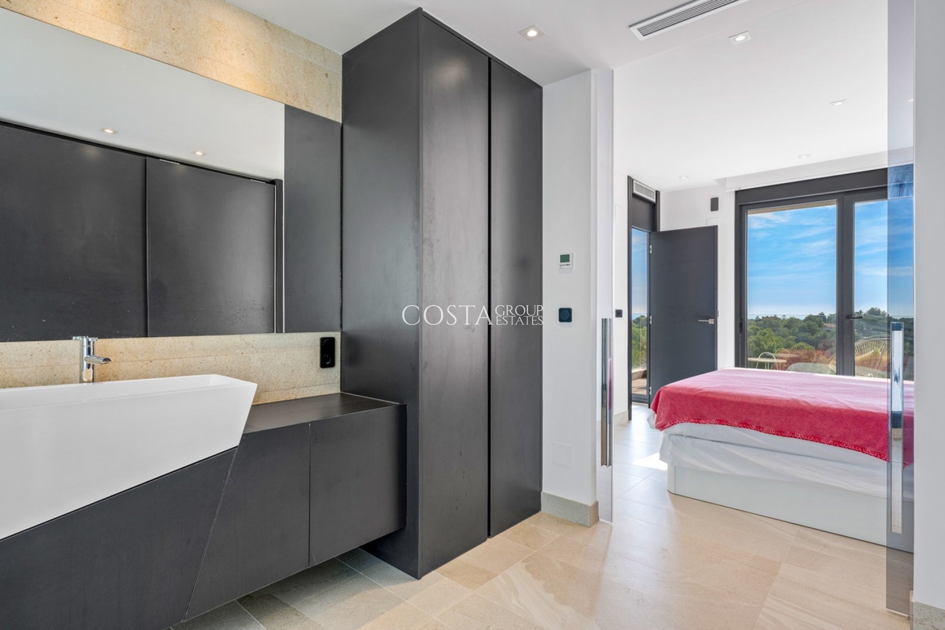 Resale - Villa -
Orihuela Costa - Los Dolses