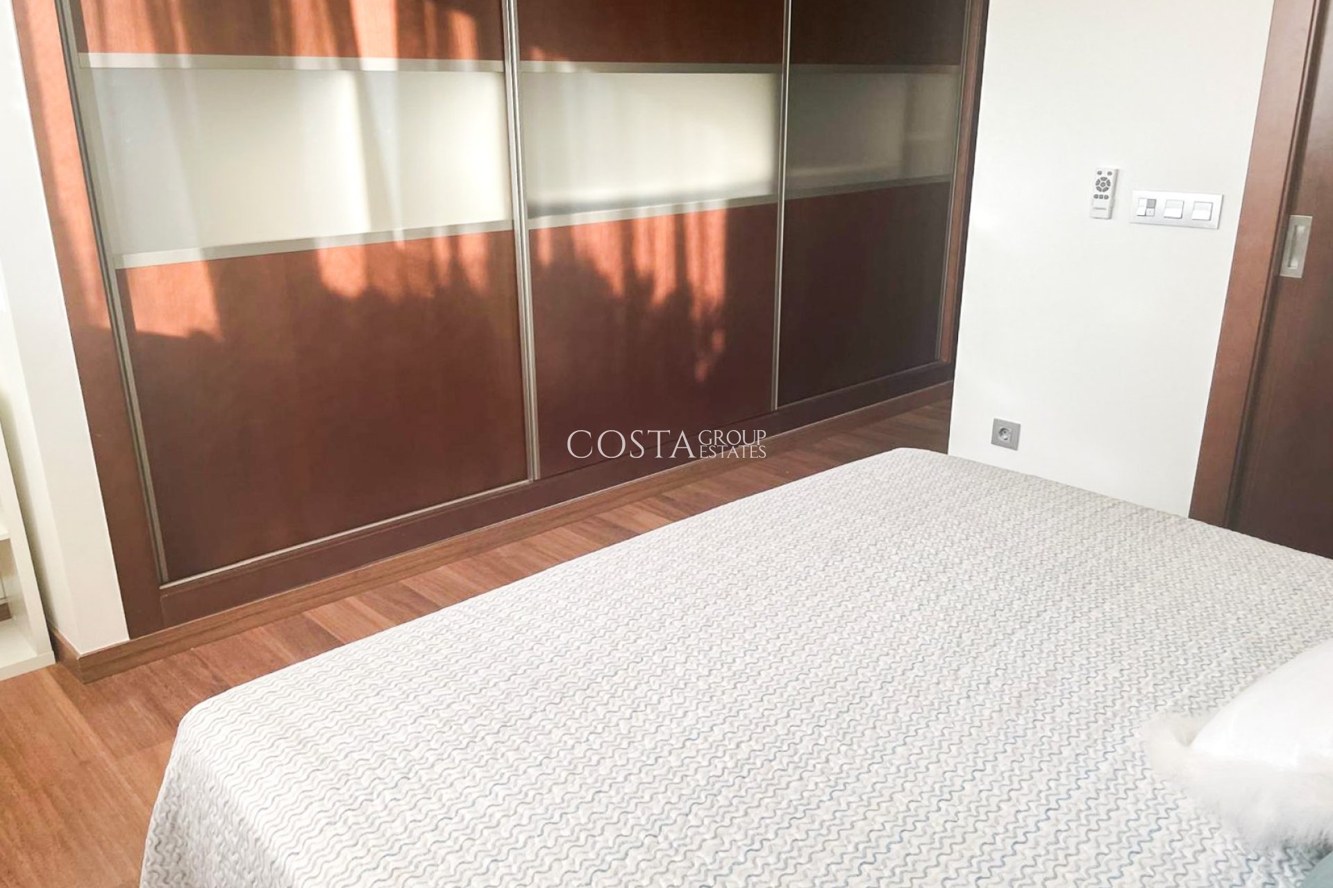 Resale - Villa -
Orihuela Costa - Mil Palmeras