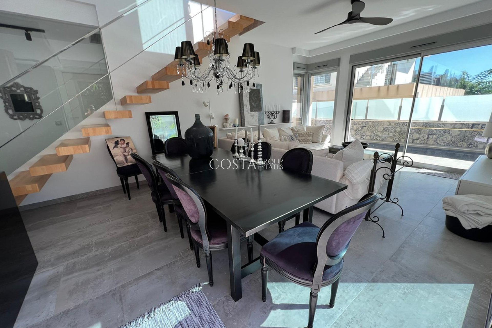 Resale - Villa -
Orihuela Costa - Mil Palmeras