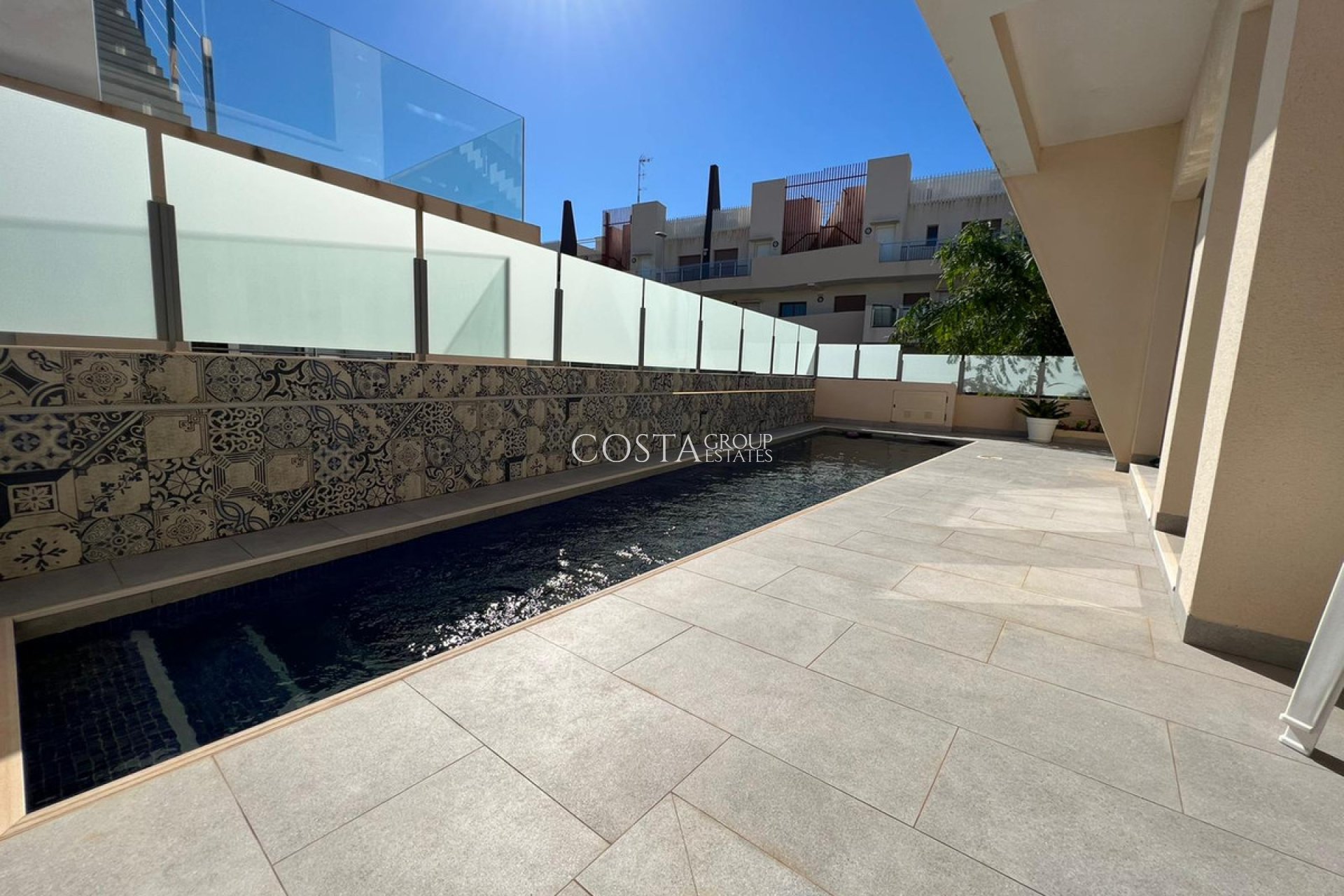 Resale - Villa -
Orihuela Costa - Mil Palmeras