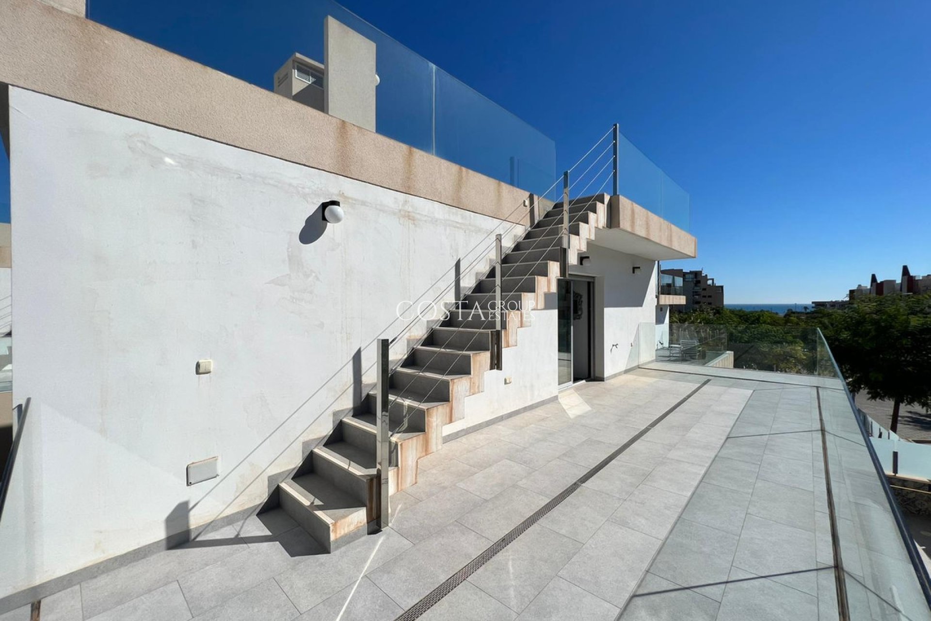 Resale - Villa -
Orihuela Costa - Mil Palmeras