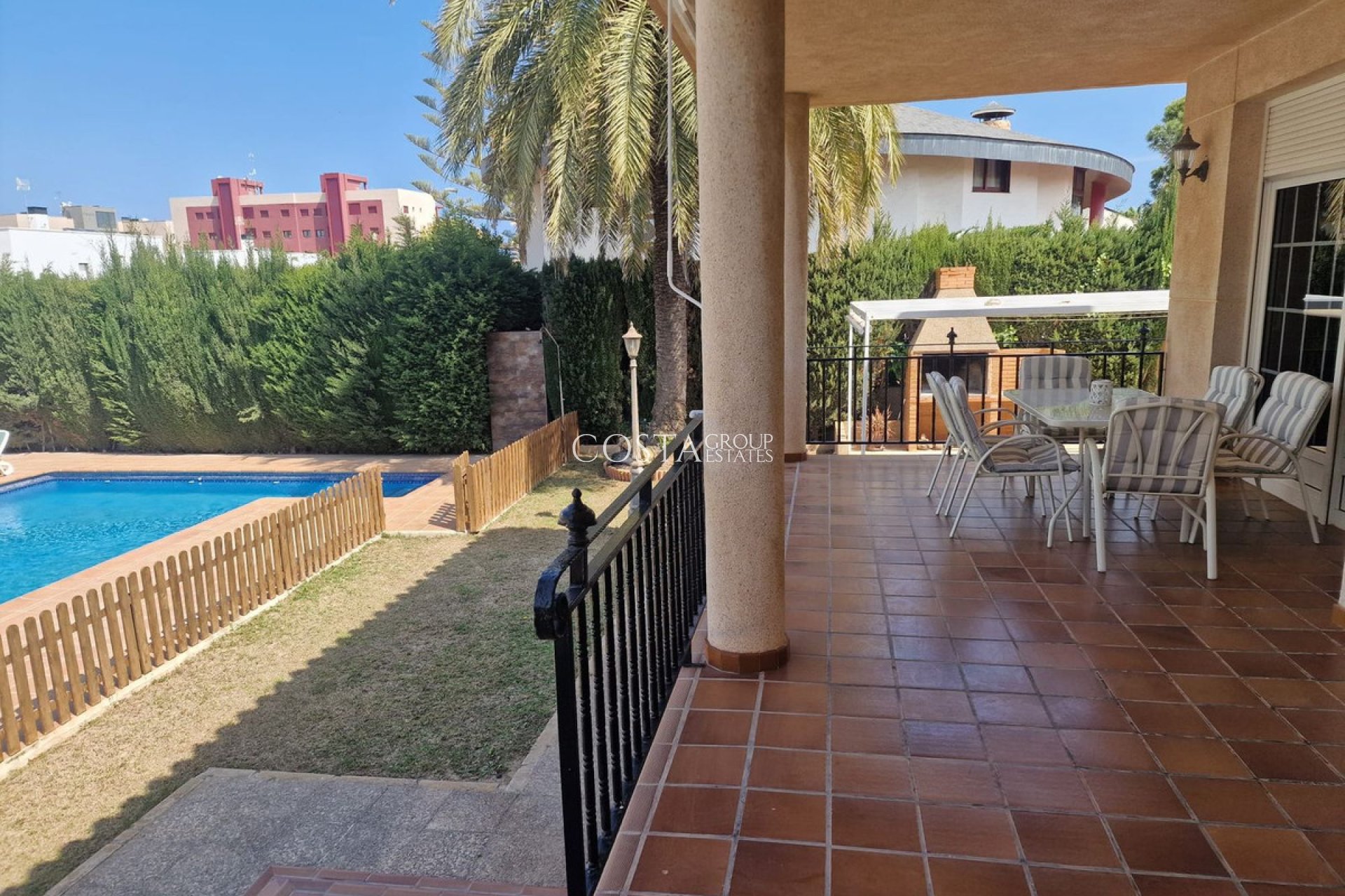 Resale - Villa -
Orihuela Costa - Mil Palmeras