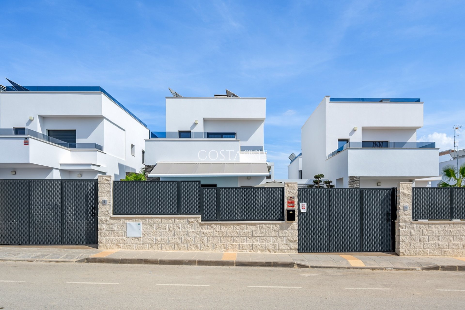 Resale - Villa -
Orihuela Costa - Orihuela