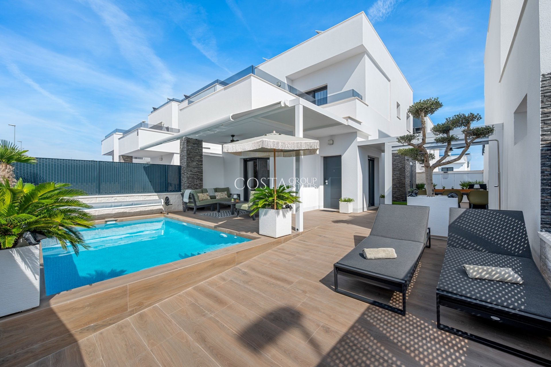 Resale - Villa -
Orihuela Costa - Orihuela