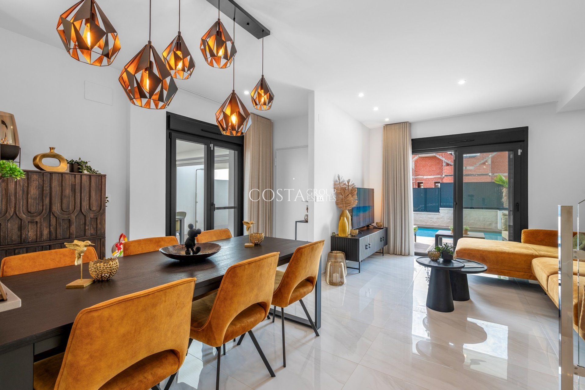 Resale - Villa -
Orihuela Costa - Orihuela