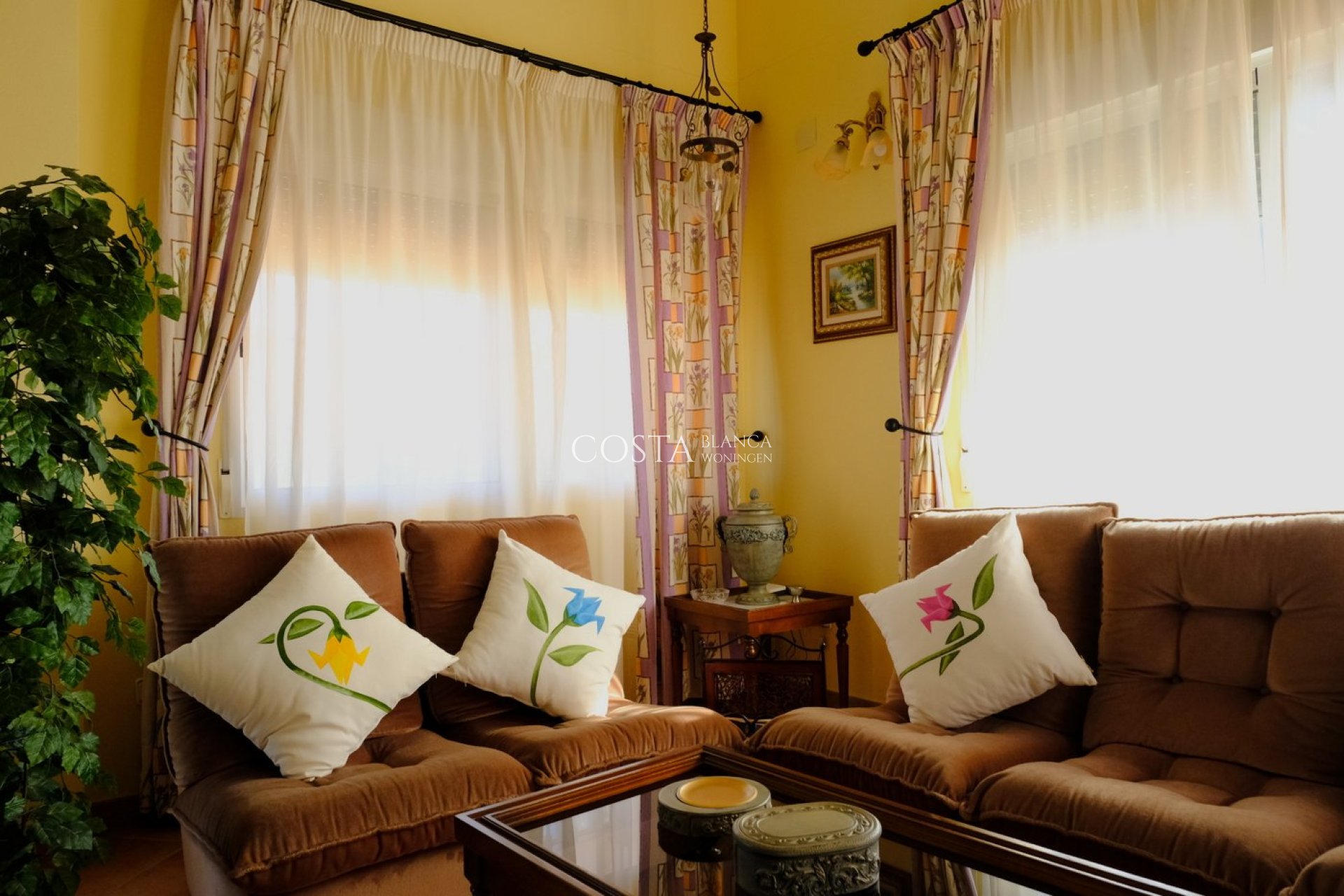 Resale - Villa -
Orihuela Costa - Orihuela