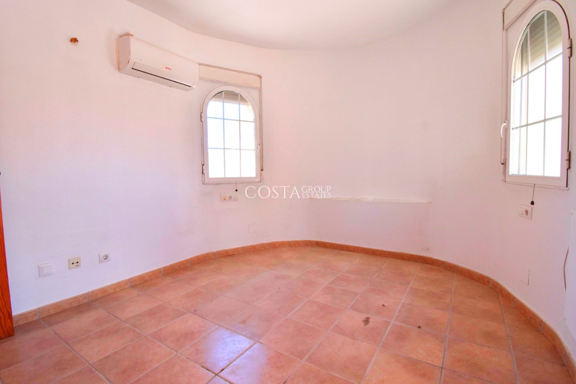 Resale - Villa -
Orihuela Costa - Playa Flamenca