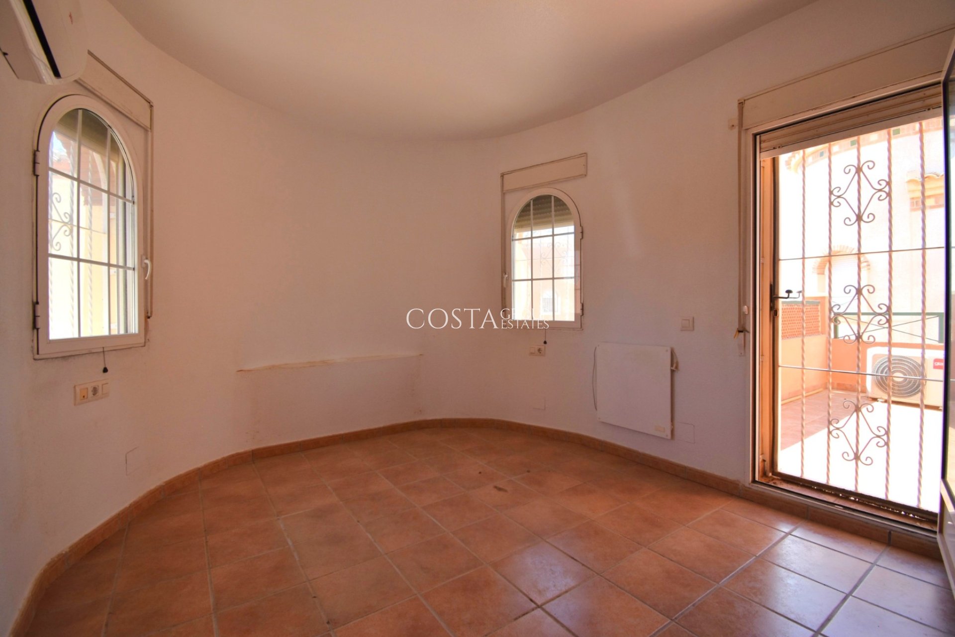 Resale - Villa -
Orihuela Costa - Playa Flamenca