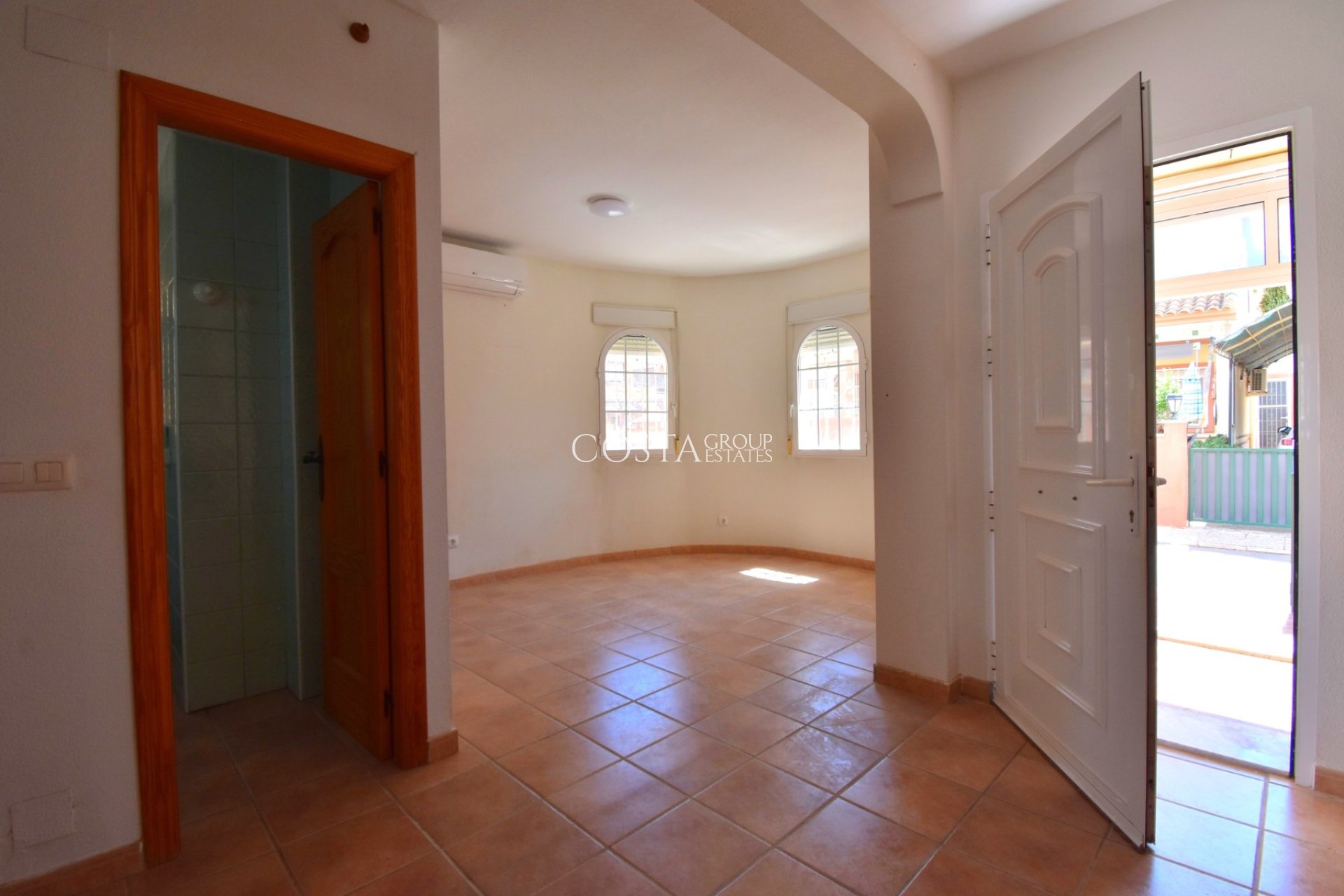 Resale - Villa -
Orihuela Costa - Playa Flamenca