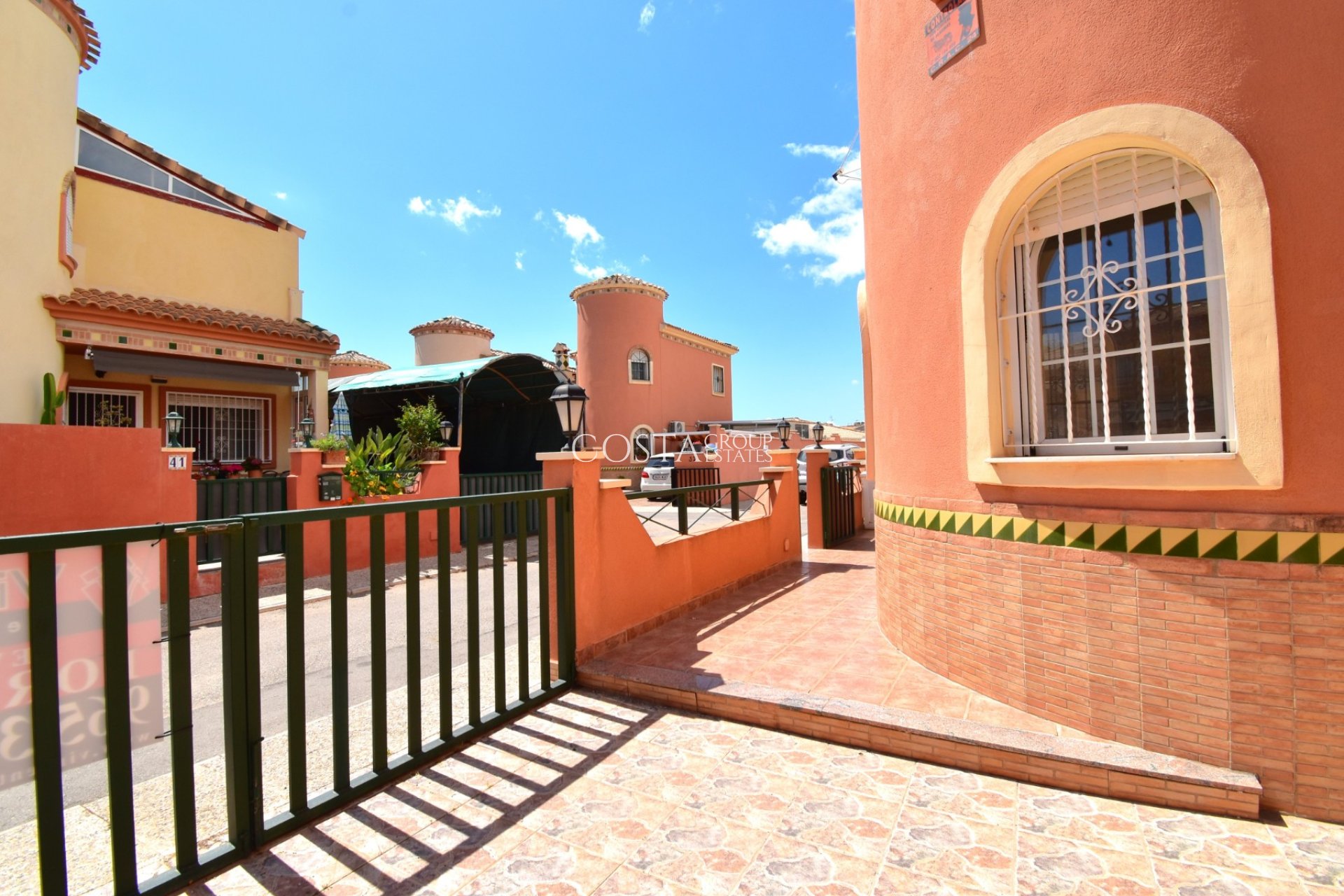 Resale - Villa -
Orihuela Costa - Playa Flamenca