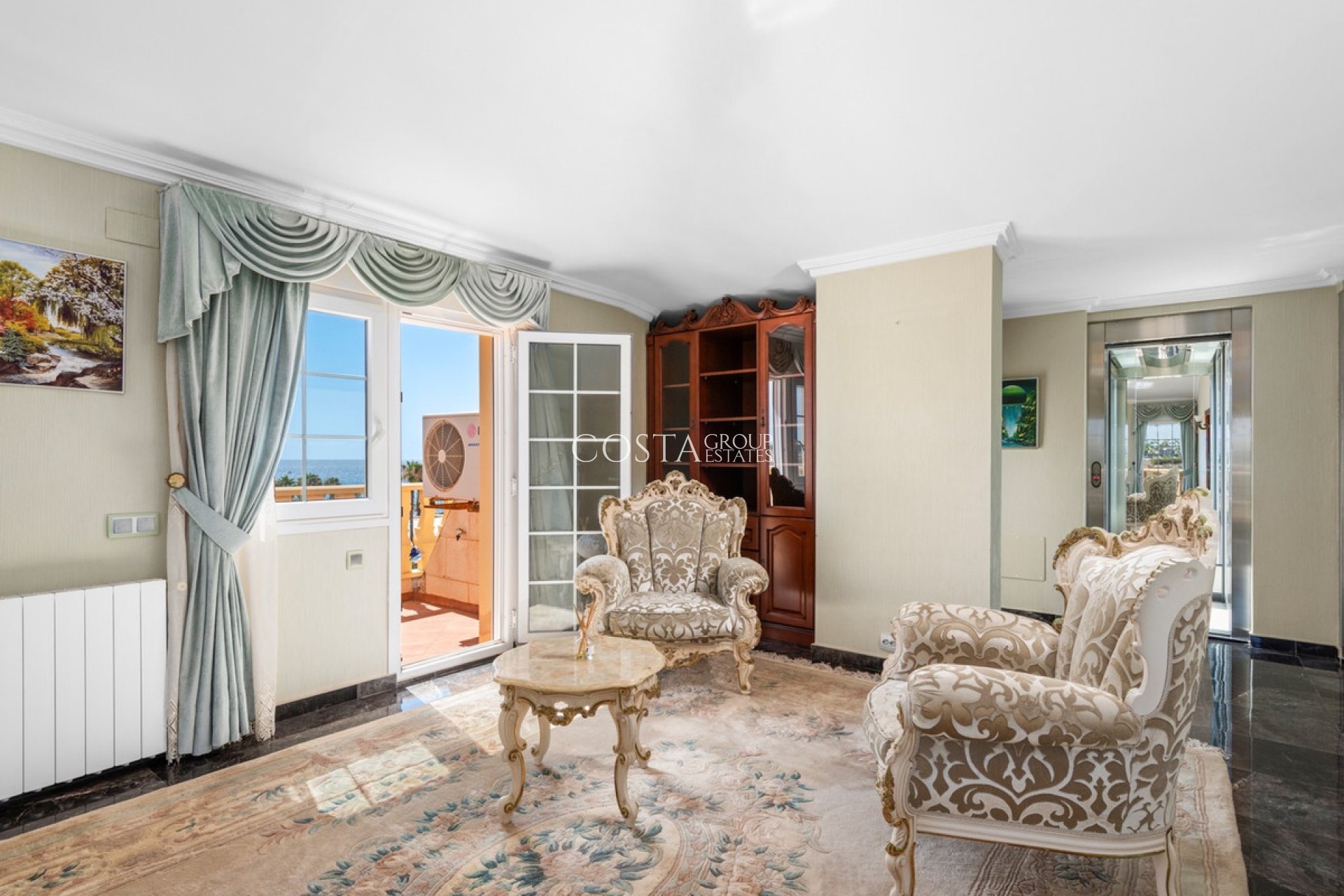 Resale - Villa -
Orihuela Costa - Playa Flamenca