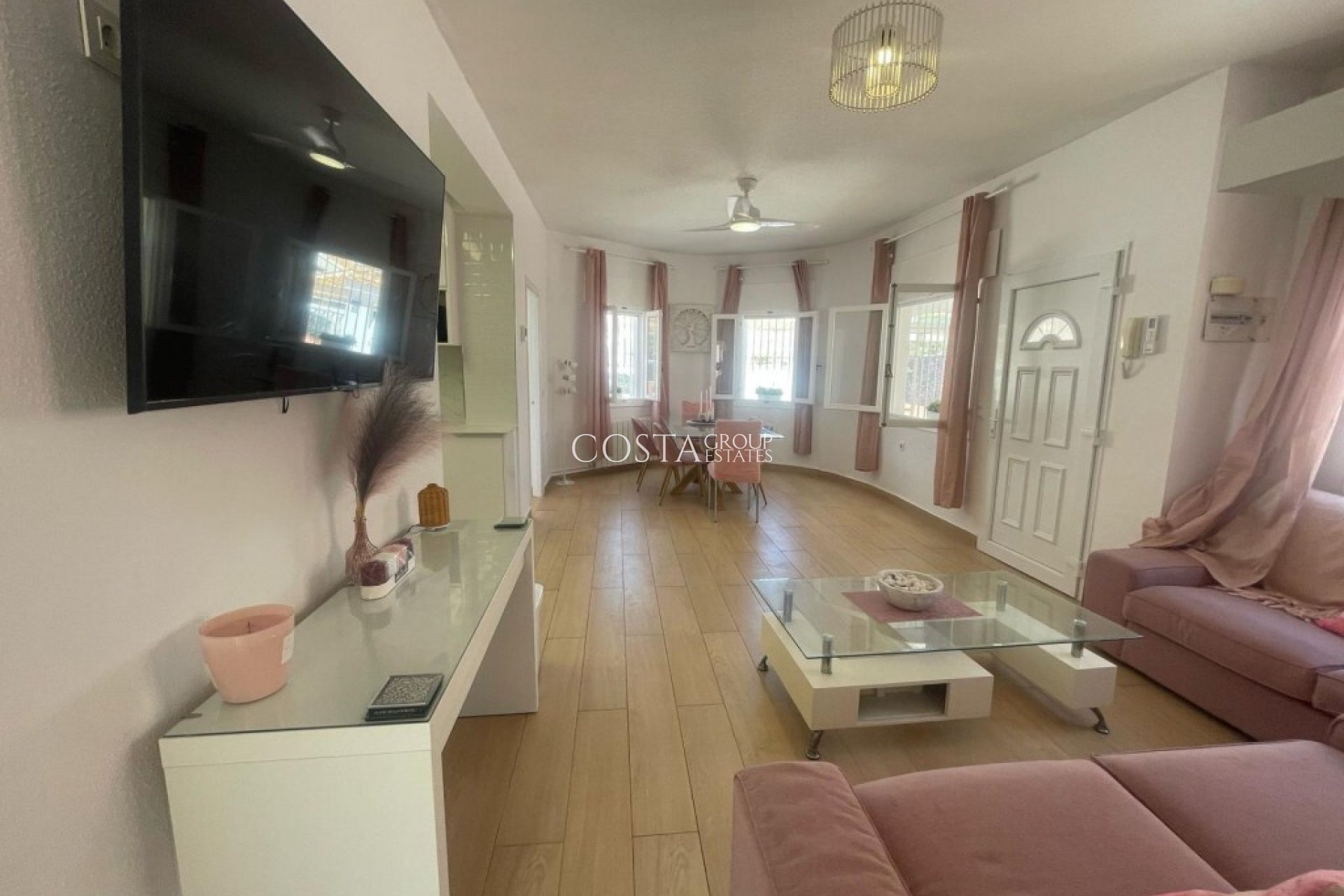 Resale - Villa -
Orihuela Costa - Playa Flamenca