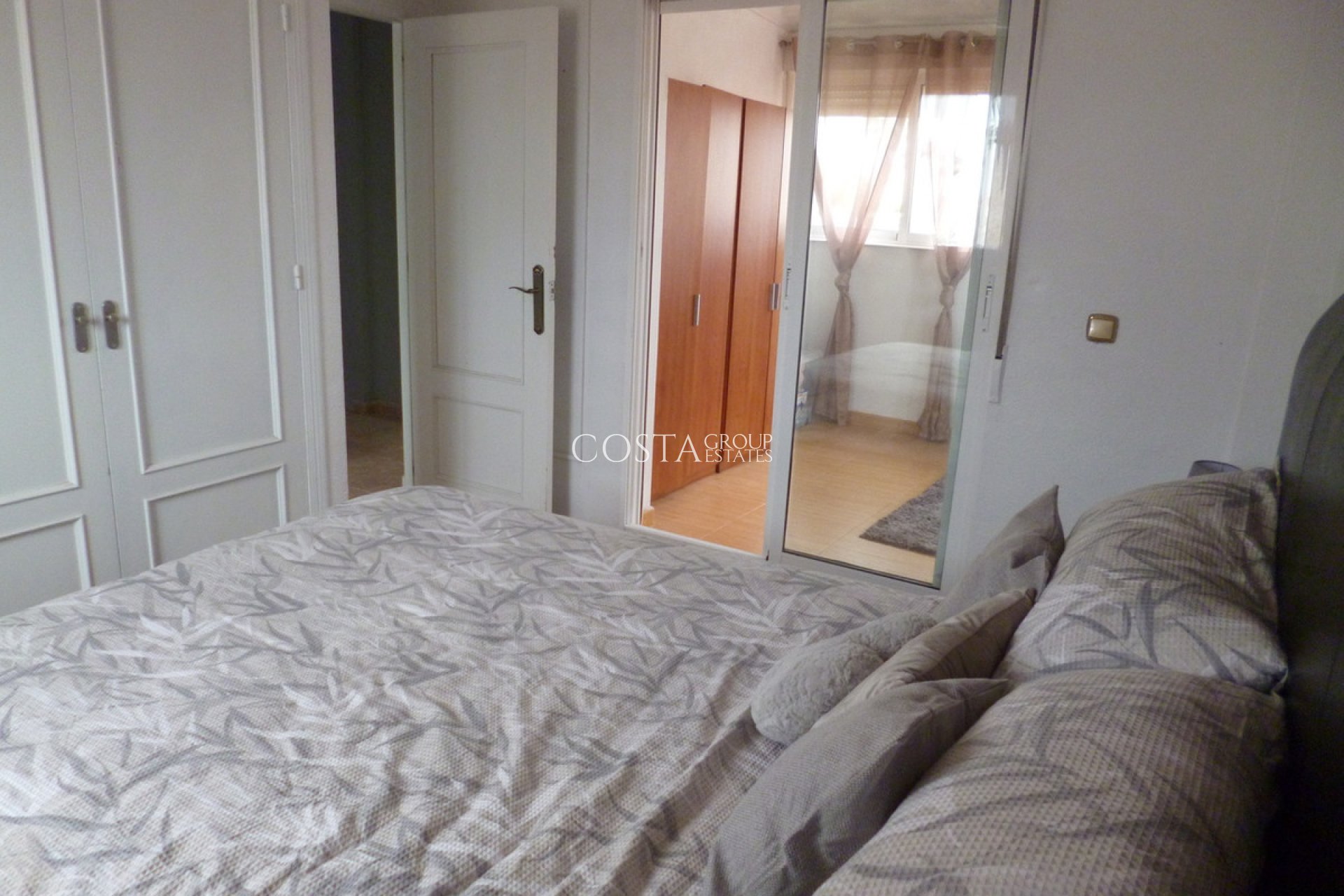 Resale - Villa -
Orihuela Costa - Playa Flamenca