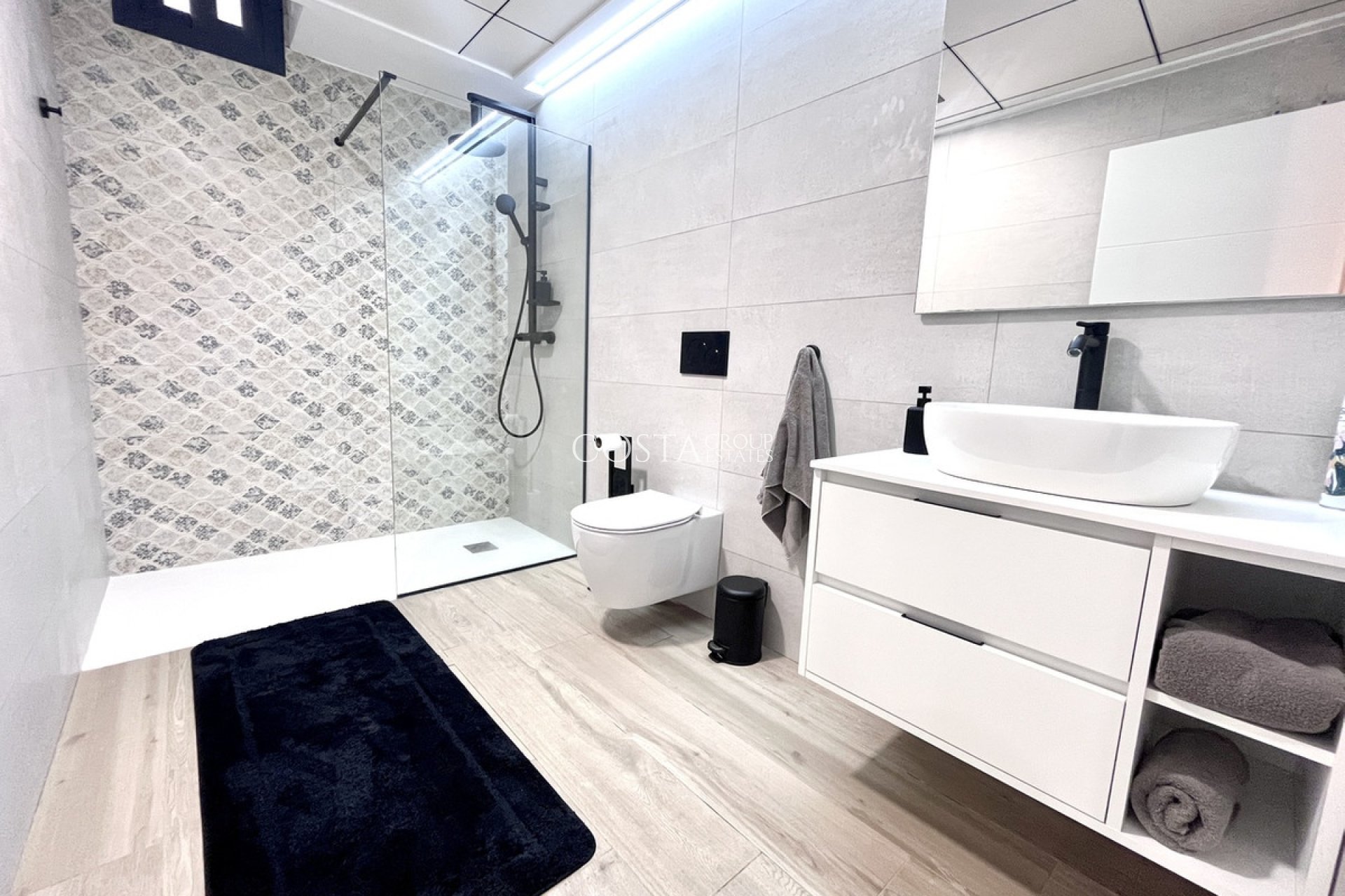 Resale - Villa -
Orihuela Costa - Playa Flamenca