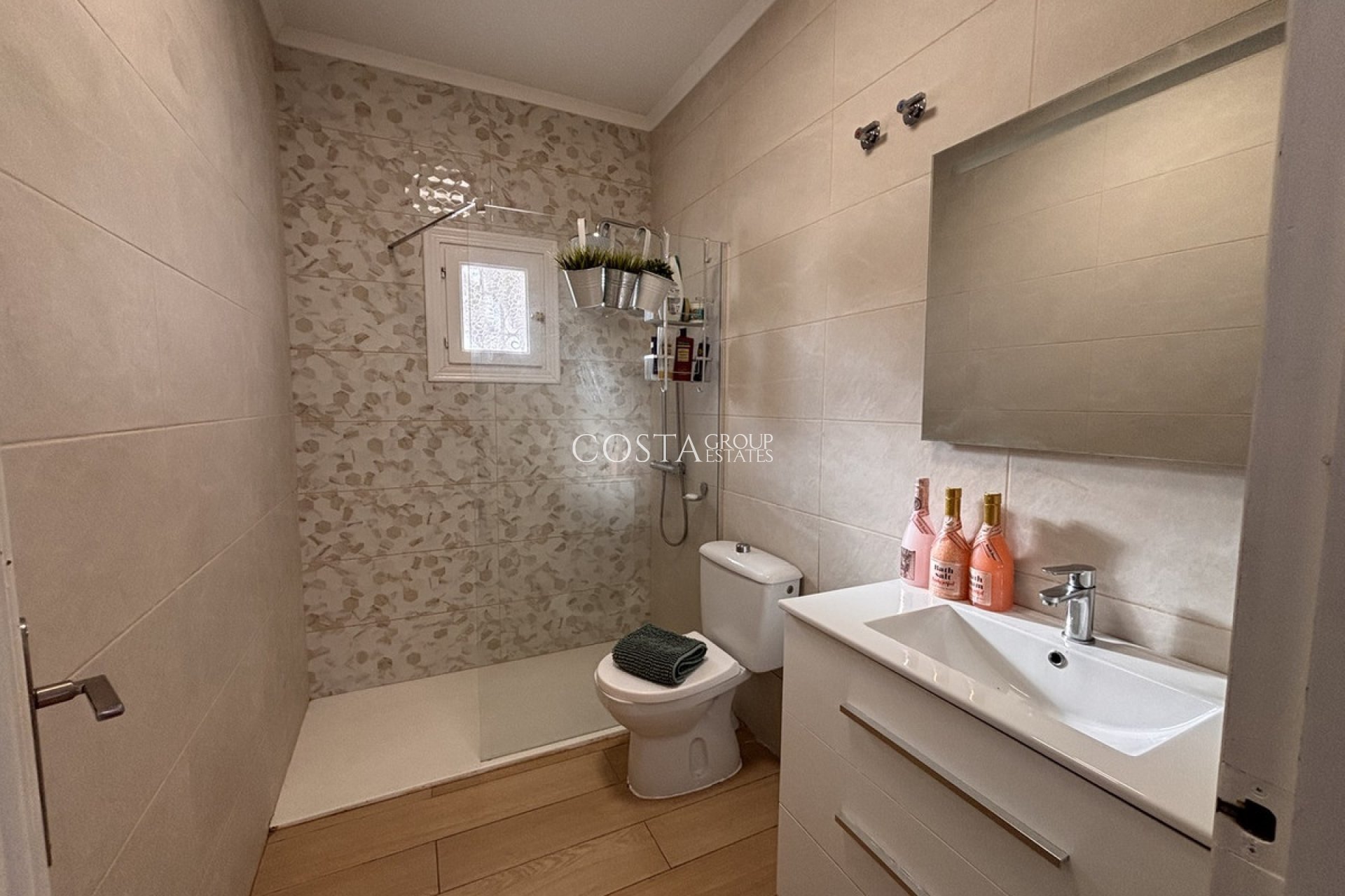 Resale - Villa -
Orihuela Costa - Playa Flamenca