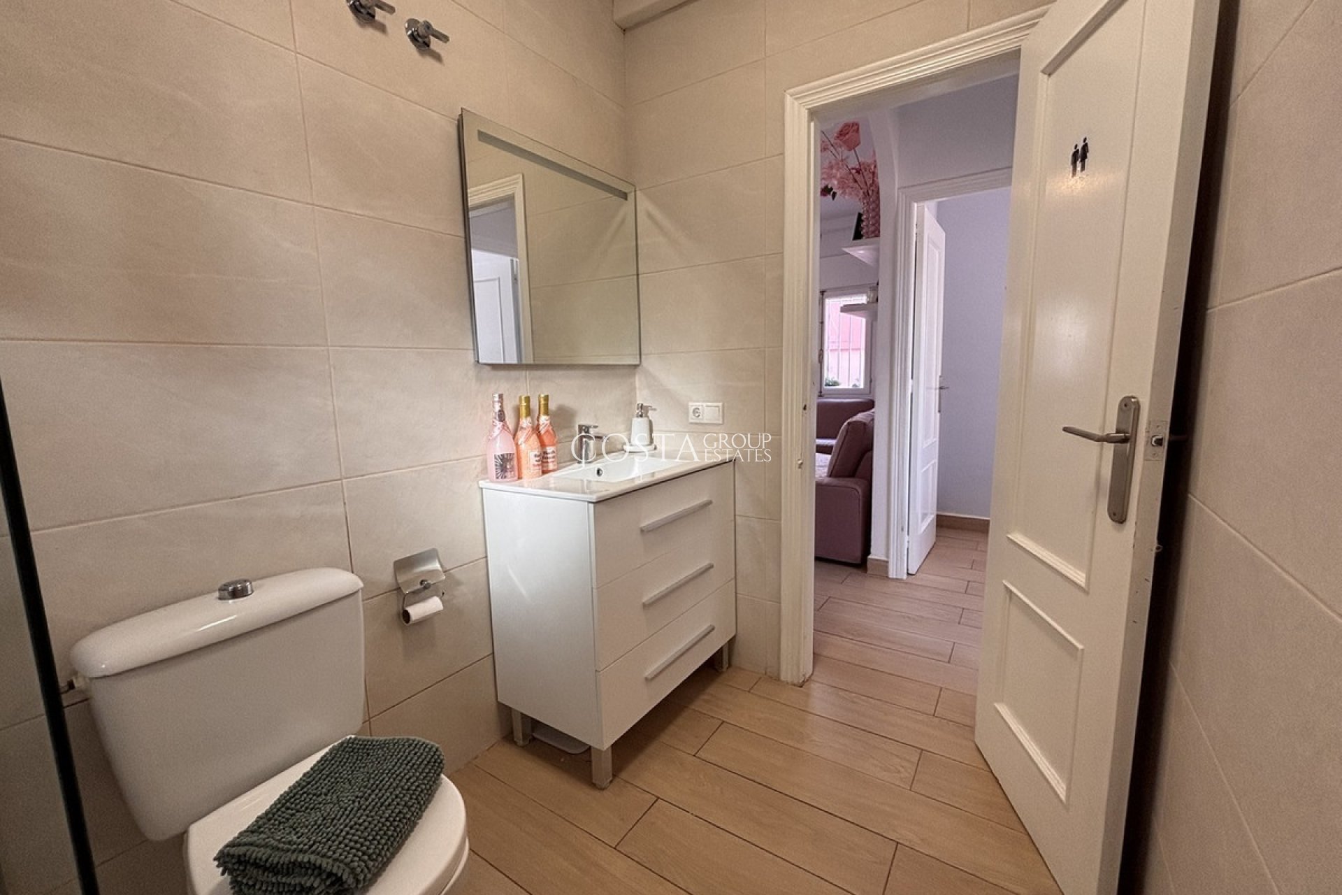 Resale - Villa -
Orihuela Costa - Playa Flamenca