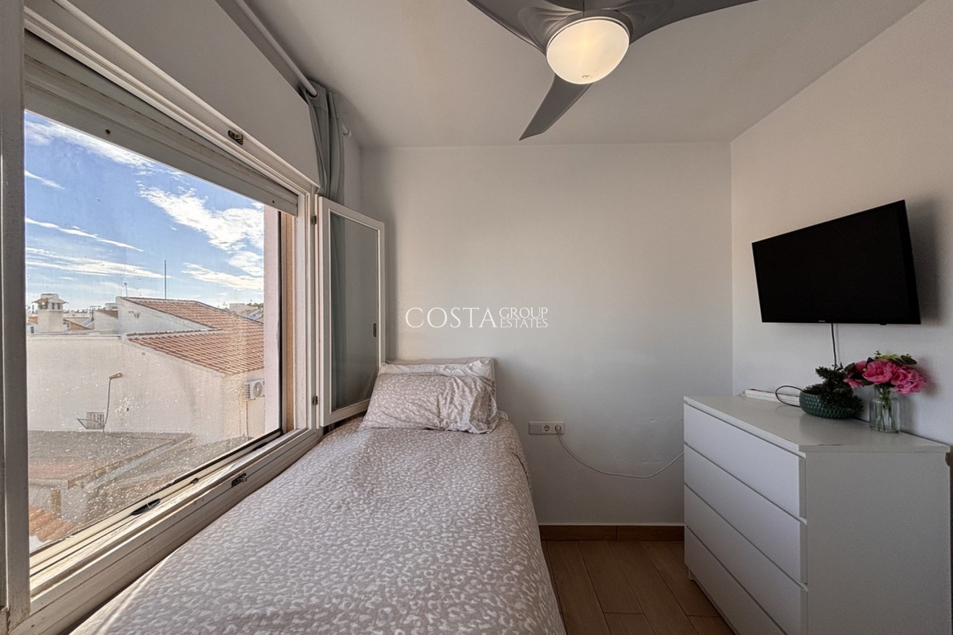 Resale - Villa -
Orihuela Costa - Playa Flamenca