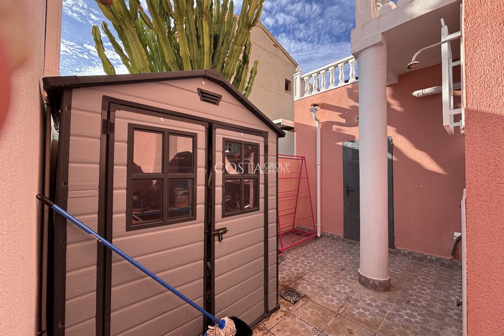 Resale - Villa -
Orihuela Costa - Playa Flamenca