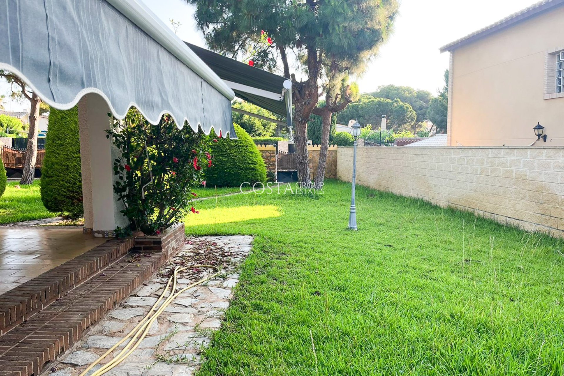 Resale - Villa -
Orihuela Costa - Punta Prima
