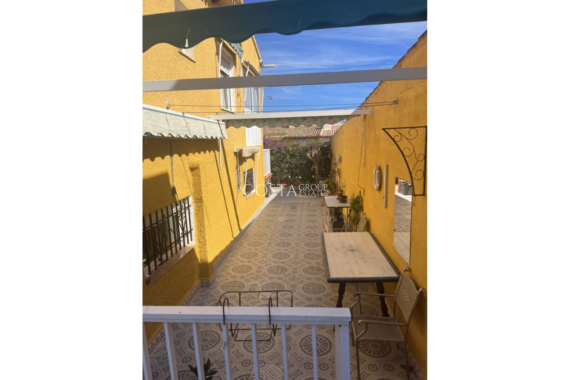 Resale - Villa -
Orihuela Costa - Punta Prima