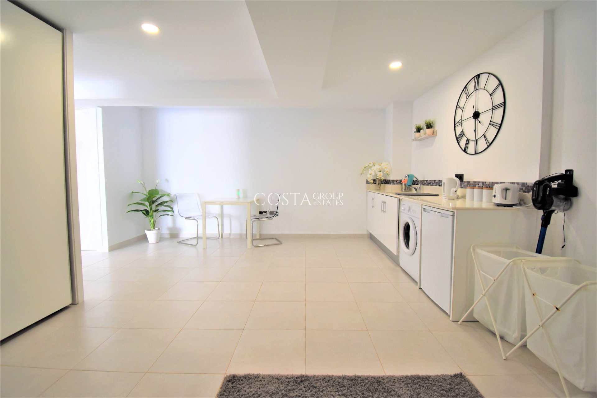 Resale - Villa -
Orihuela Costa - Villamartín