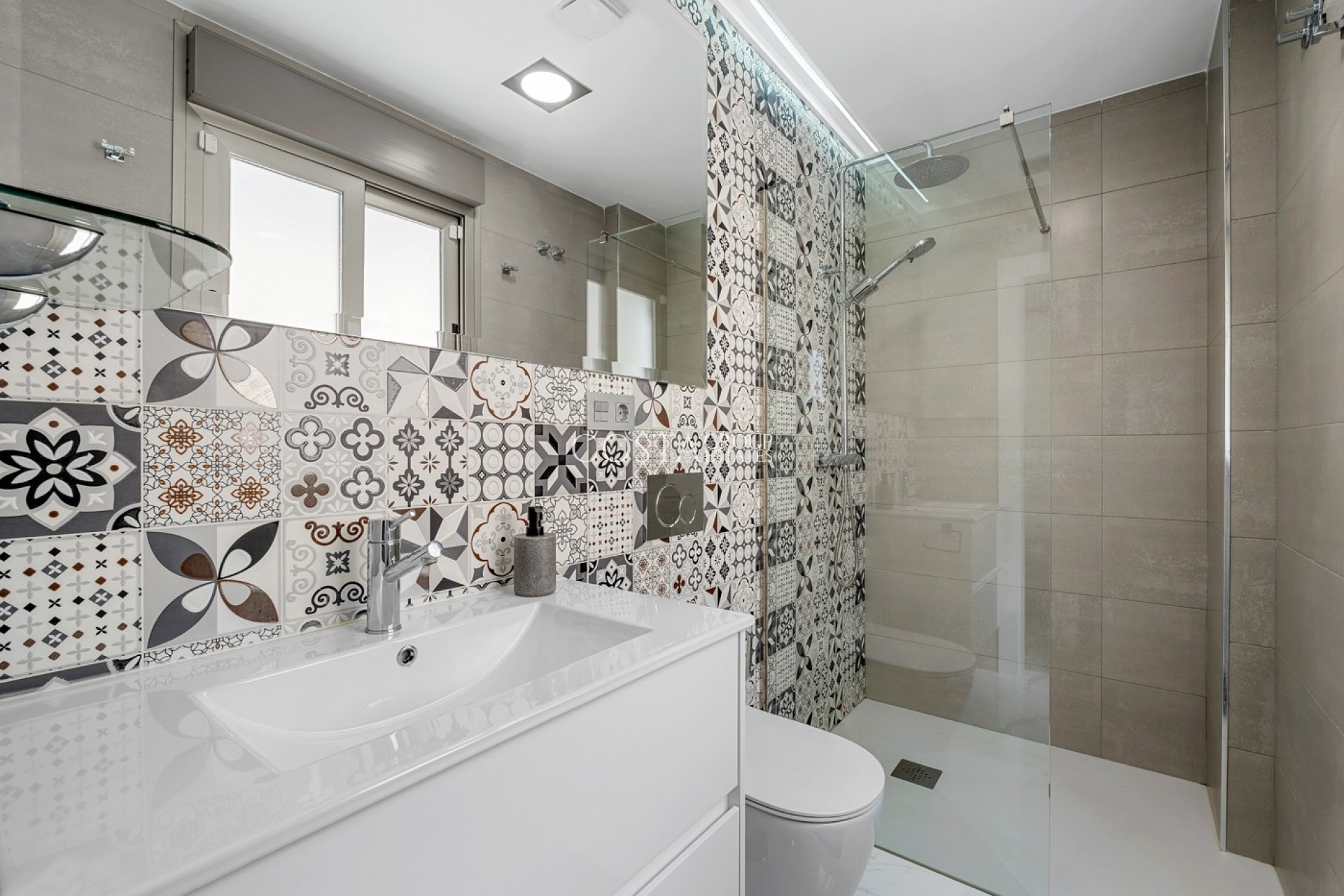 Resale - Villa -
Orihuela Costa - Villamartín