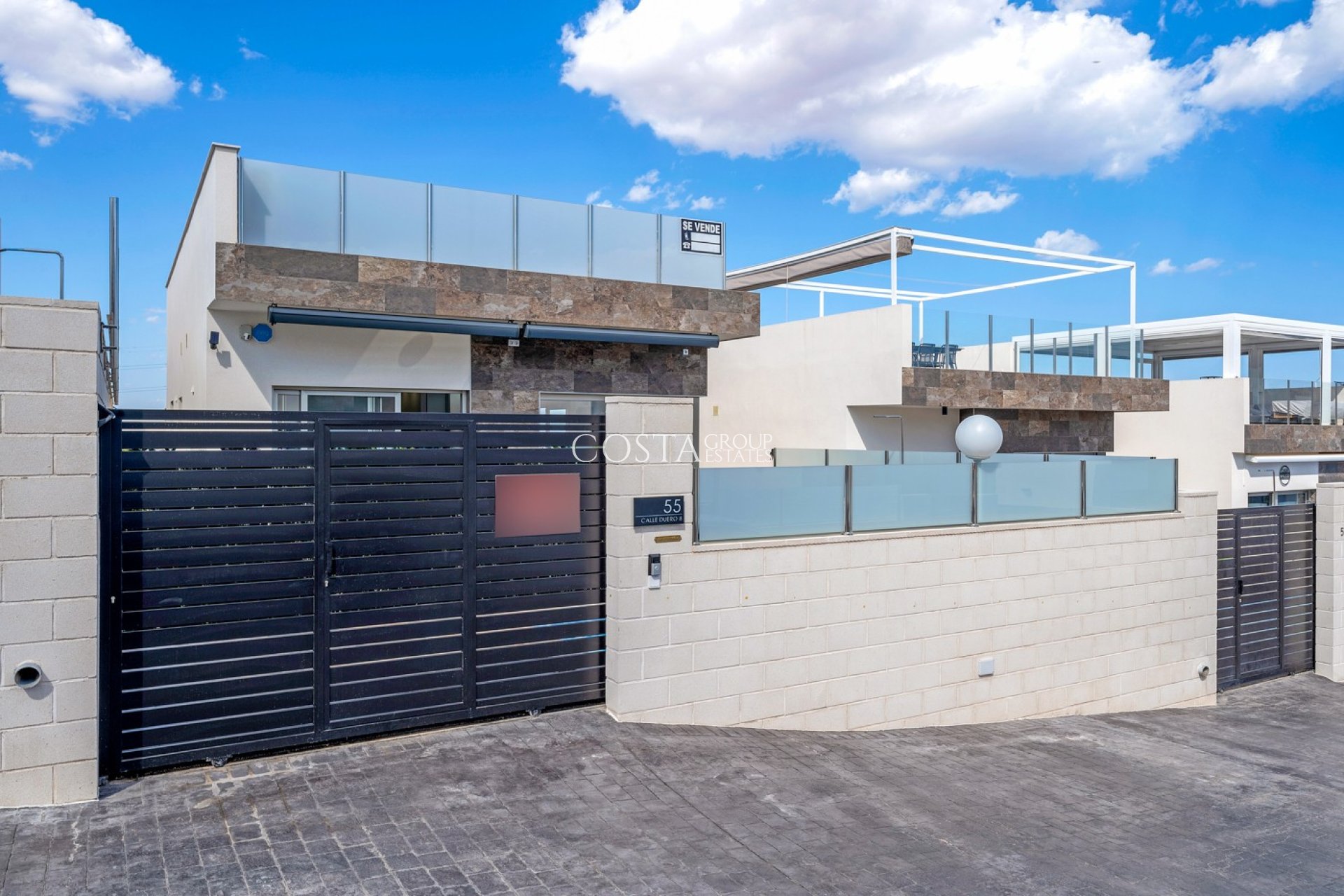 Resale - Villa -
Orihuela Costa - Villamartín