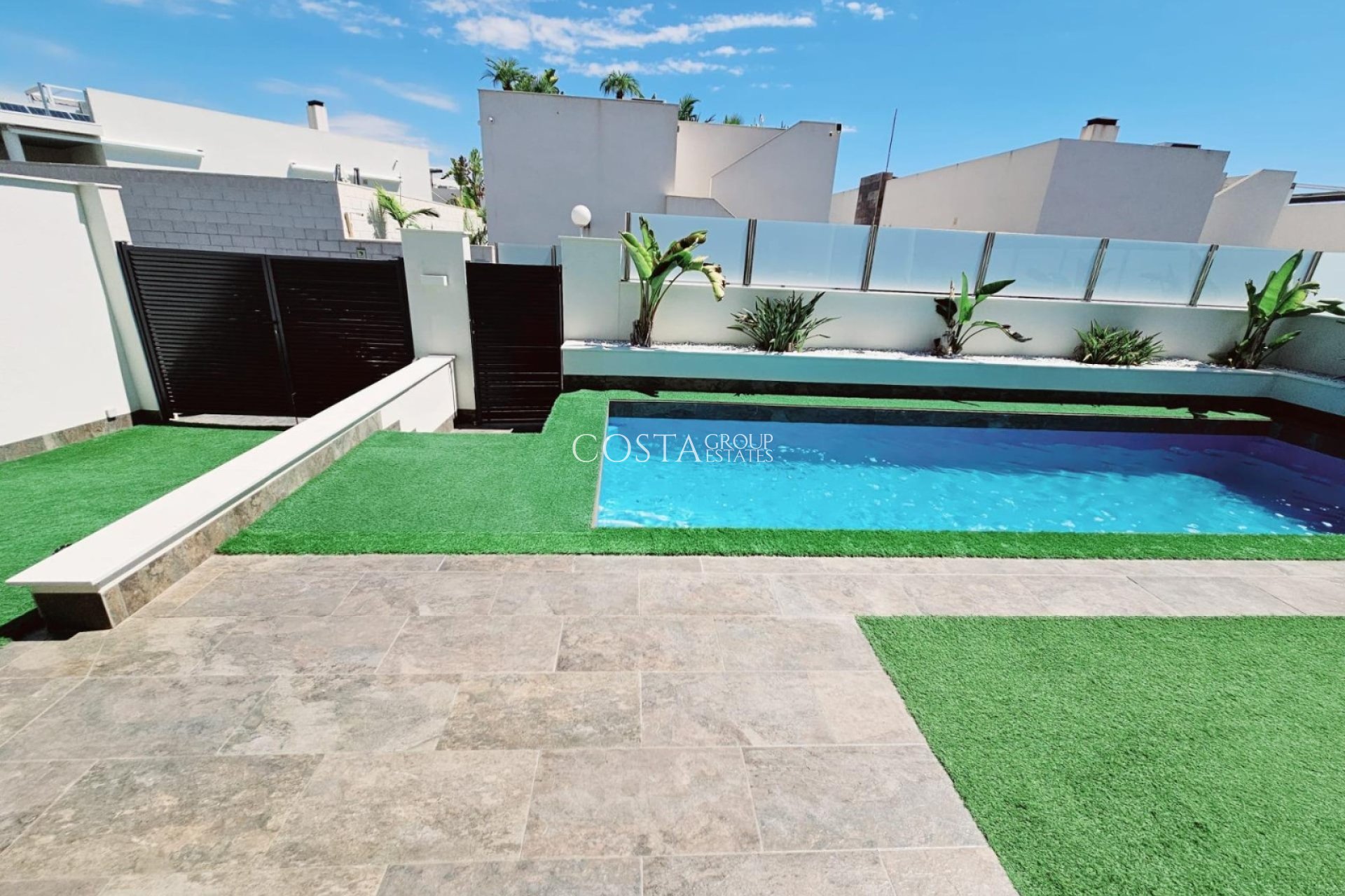 Resale - Villa -
Orihuela Costa - Villamartín