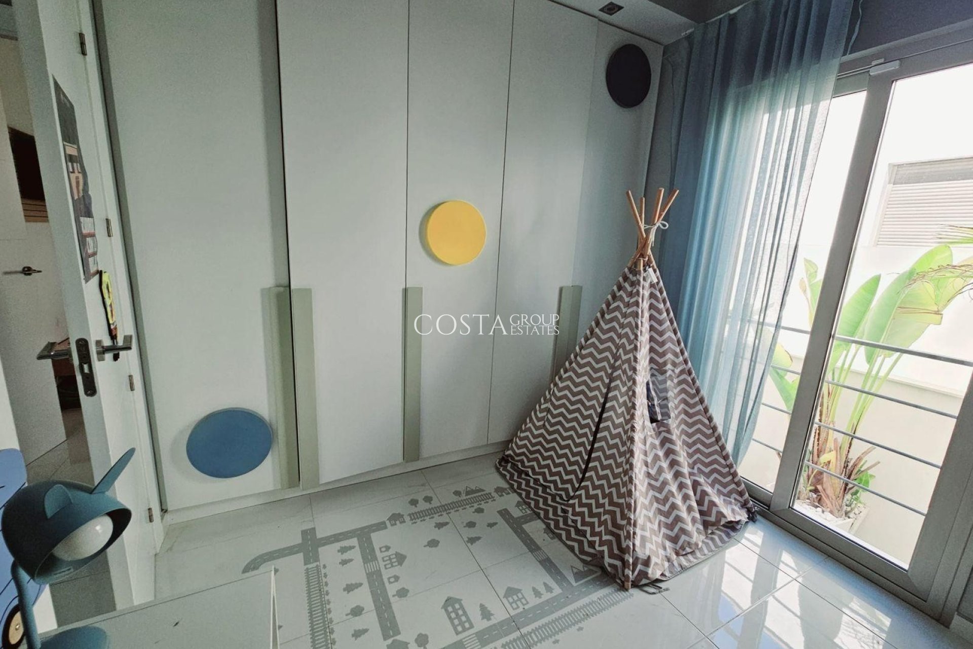 Resale - Villa -
Orihuela Costa - Villamartín