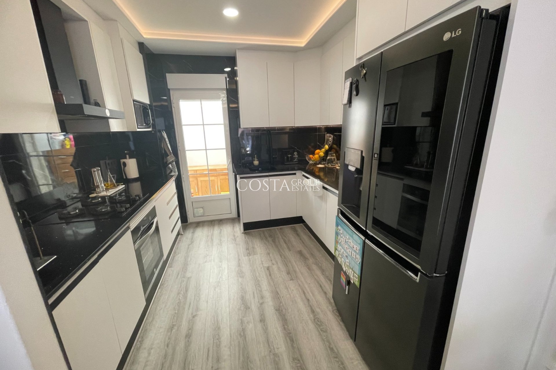 Resale - Villa -
Orihuela Costa - Villamartín