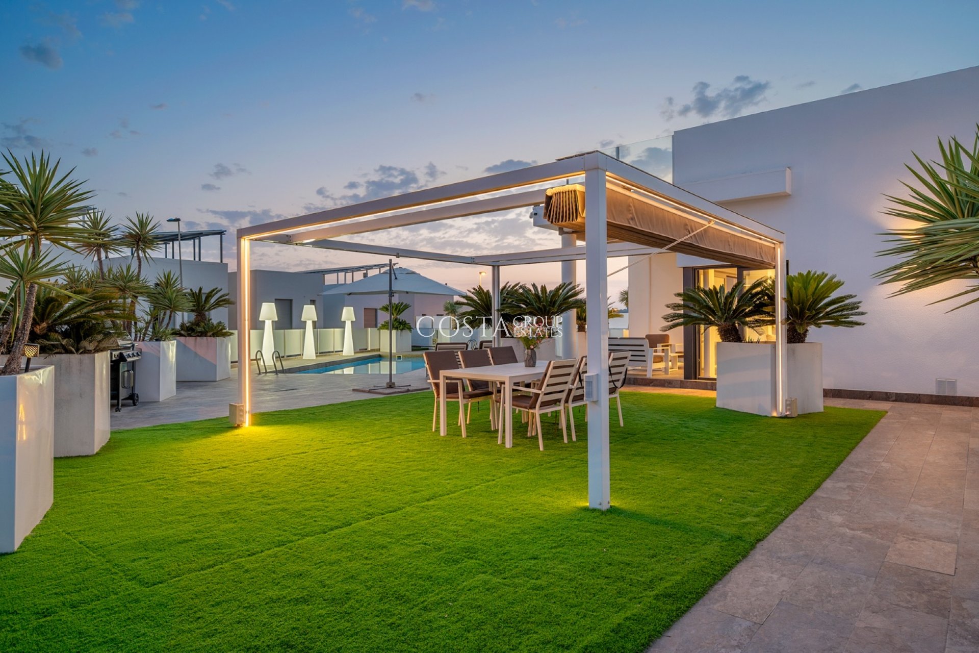 Resale - Villa -
Orihuela Costa - Villamartín