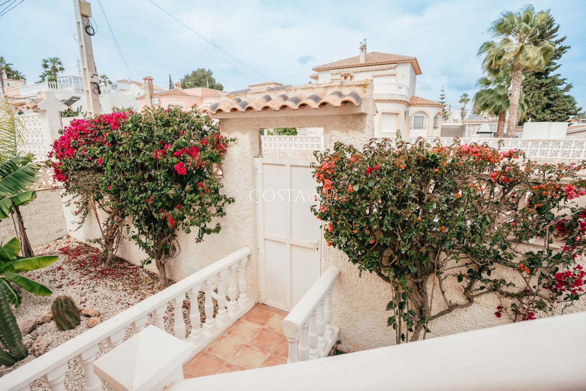 Resale - Villa -
Orihuela Costa - Villamartin