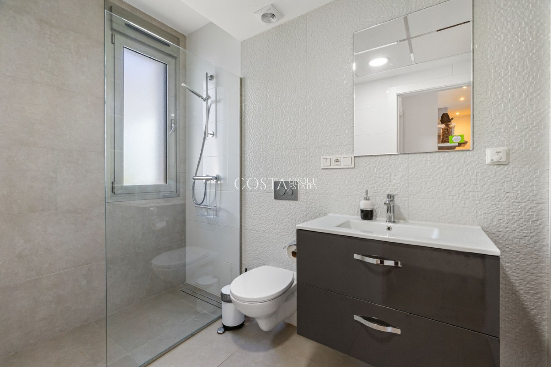 Resale - Villa -
Orihuela Costa - Villamartin